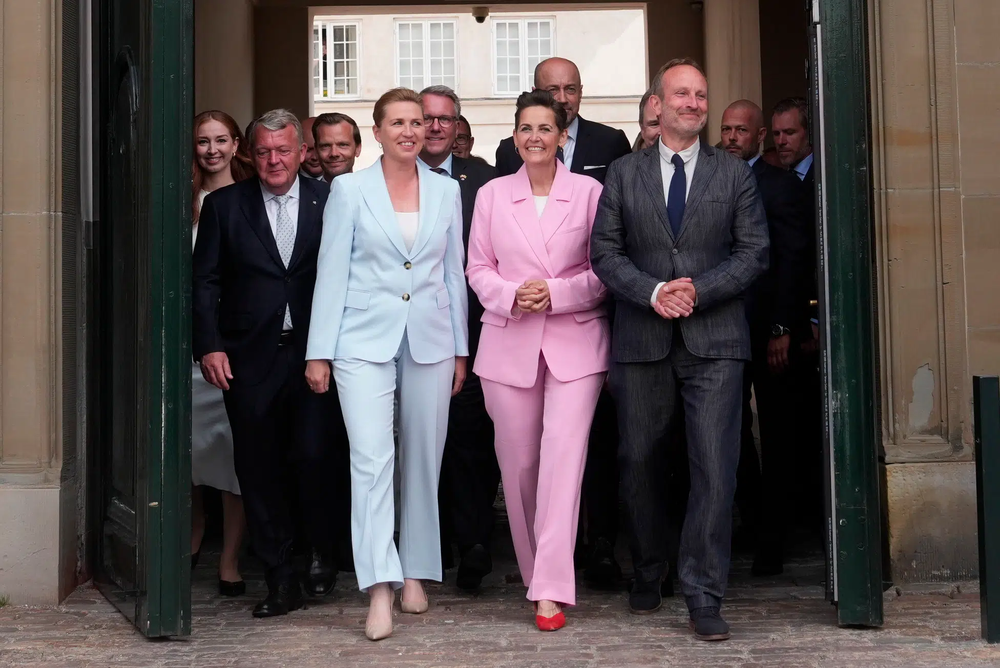 Mette Frederiksen & co. har snydt os allesammen: Danmark har fået fire regeringer i stedet for én