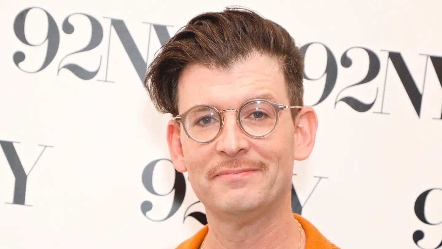 Moshe Kasher tager kræftdiagnosen med oprejst pande.