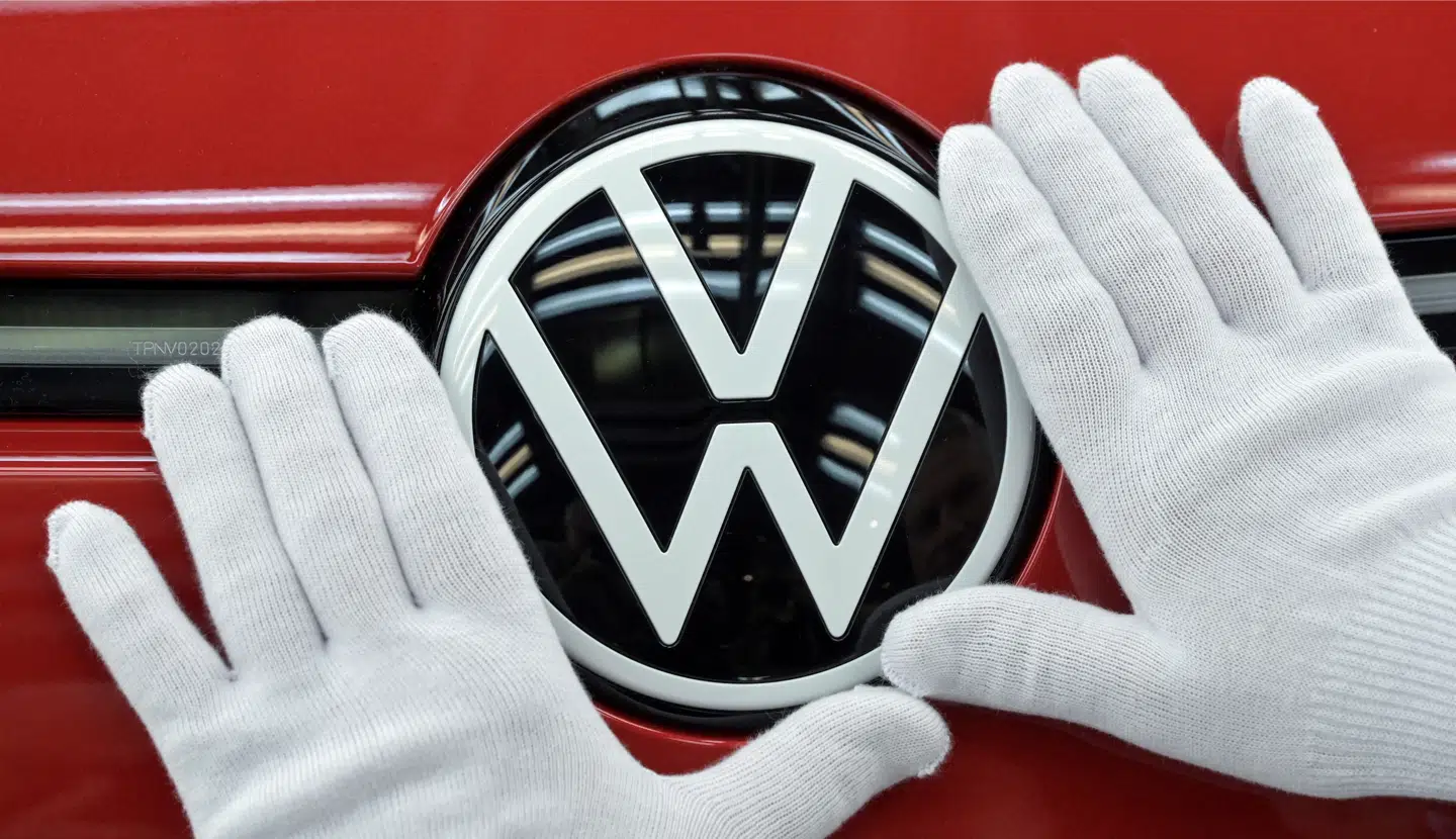 Tysklands vækstmirakel blev et symbol på Europas genrejsning efter Anden Verdenskrig. Volkswagen er en succeshistorie. Men lukkede fabrikker og frygt for fremtiden viser, at alting har en ende. Står Europas industrielle selvstændighed foran sin?