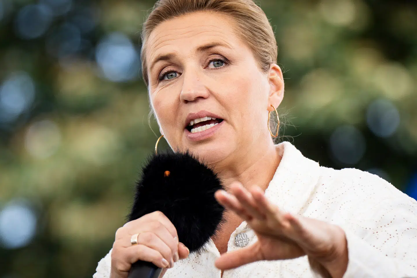 Statsminister Mette Frederiksen (S) talte på Folkemødet i Allinge om folkekirken og den åndelige oprustning. Et tema, som splitter regeringen.