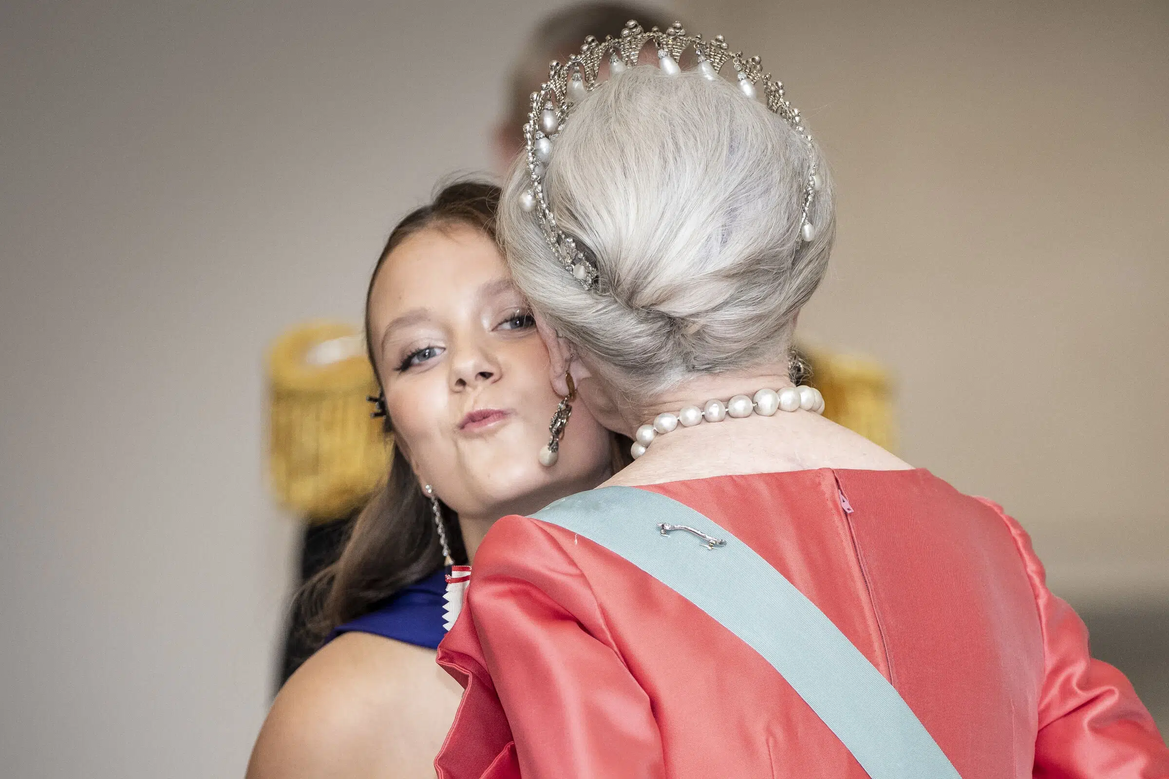 Dronning Margrethe har fejret prinsesse Isabellas studenterhue