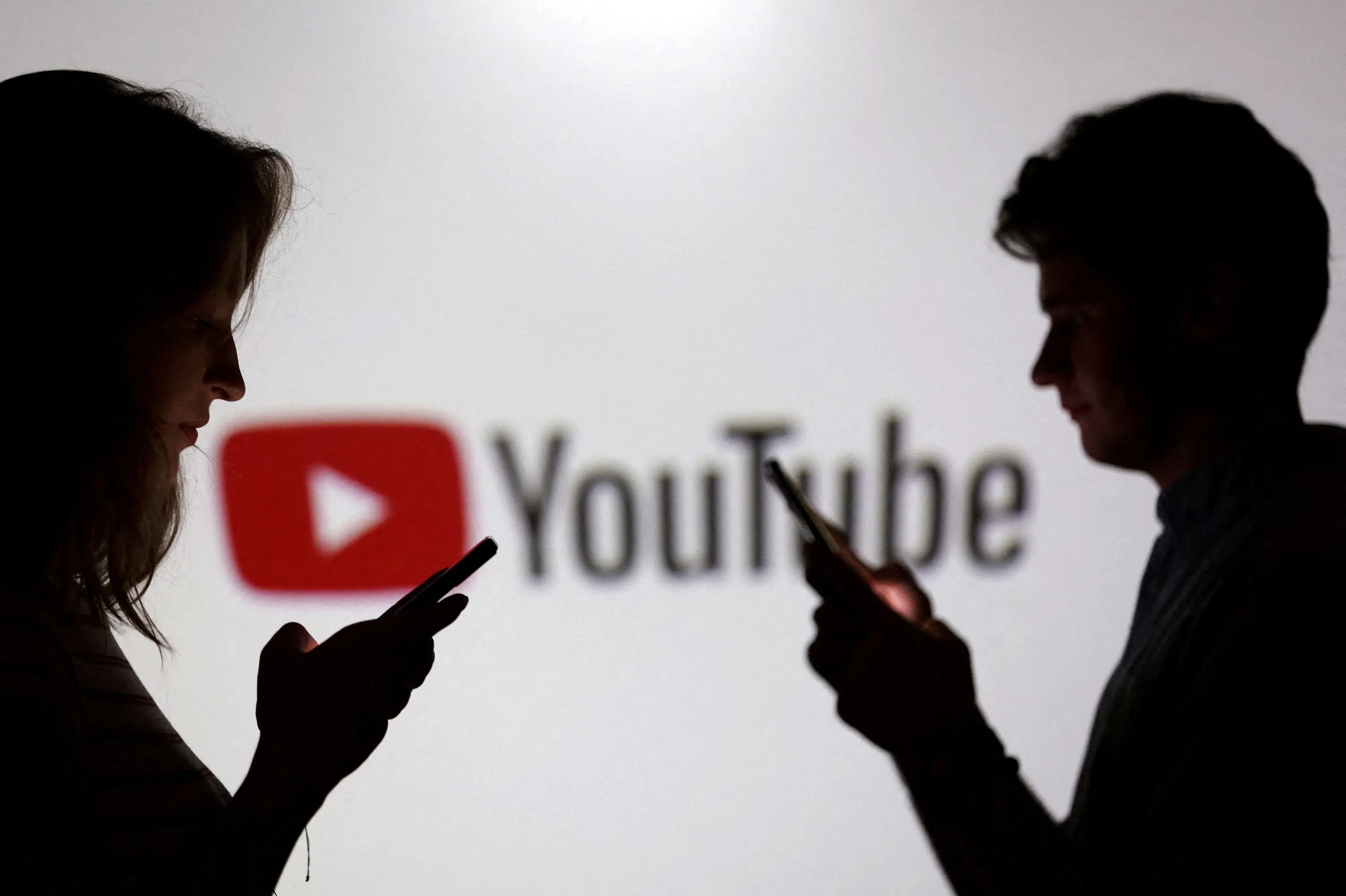 YouTube indgår forlig med teenager i sag om psykisk skade