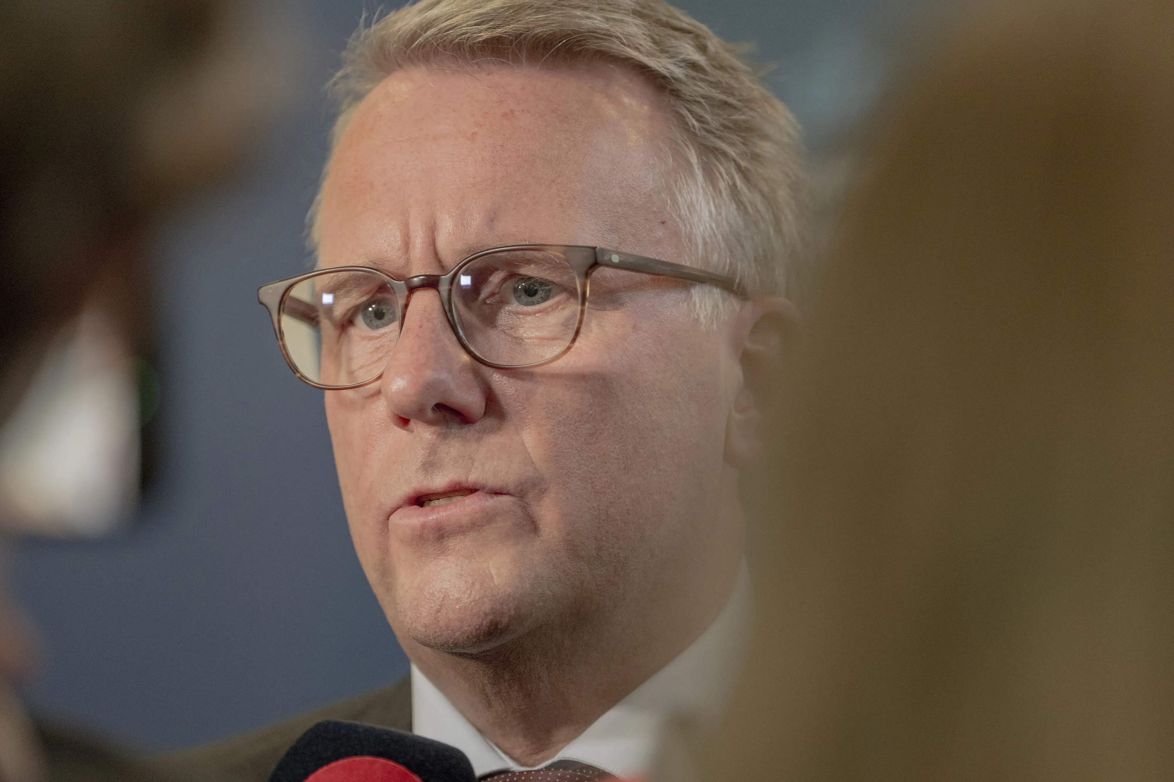 Tredje S-minister vil undersøge forbud mod bønnekald