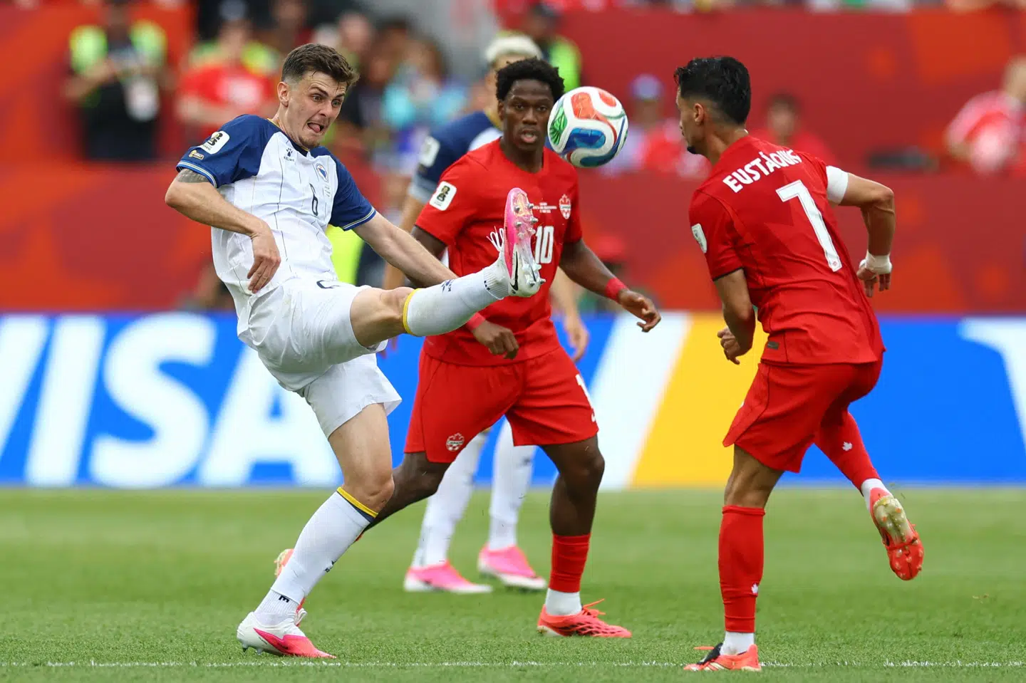 Benjamin Tahirovic og Bosnien-Hercegovina har alt at kæmpe for i den sidste gruppekamp mod Qatar onsdag aften. Bosnierne skal bruge en sejr.