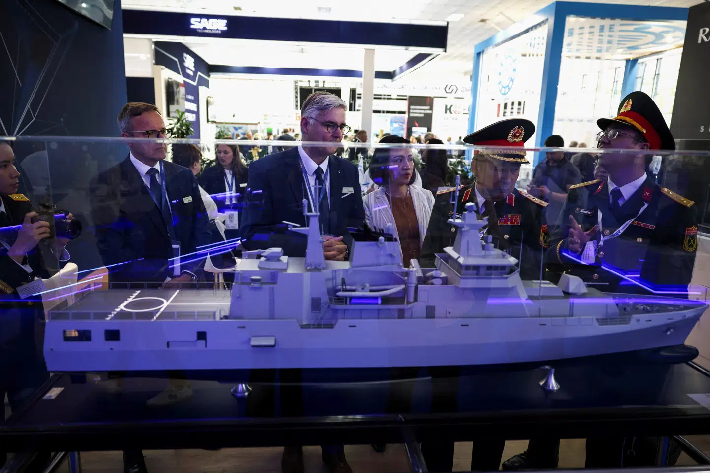 Rheinmetall beskæftiger sig med en række forskellige produkter til millitæret heriblandt skibsopførelse.