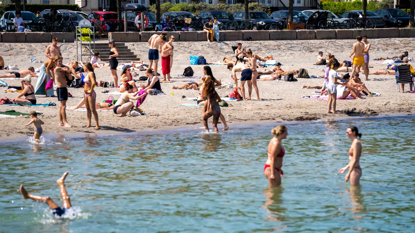 Hedebølgen i weekenden vil med al sandsynlighed nu få endnu flere til stranden.