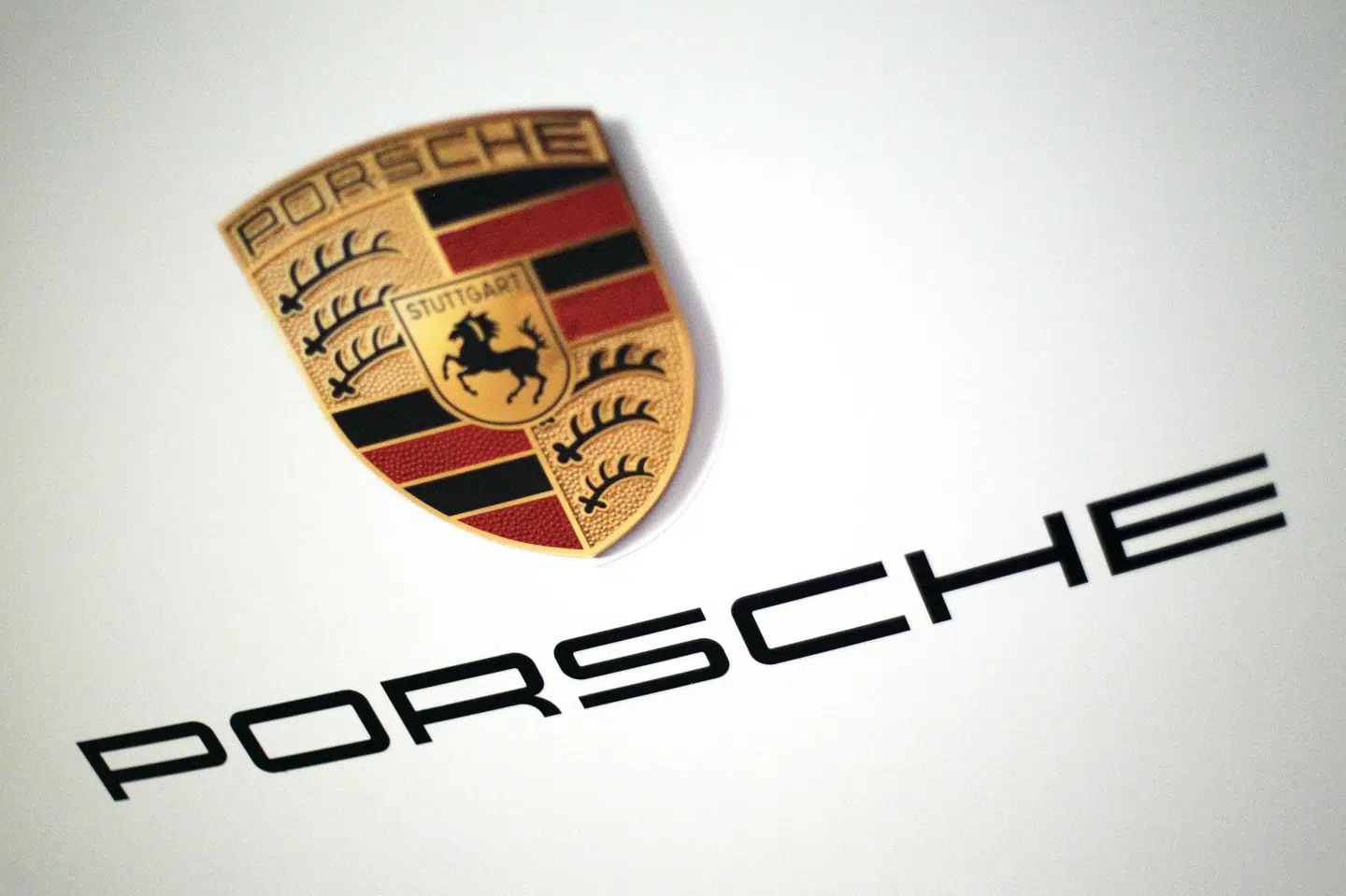 Fire biler af mærket Porsche til en værdi af 2,2 millioner kroner blev i efteråret stjålet. Onsdag har en 31-årig mand tilstået, at han var med til tyverierne. (Arkivfoto).