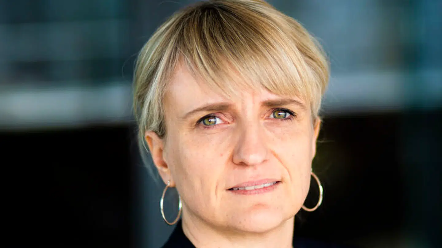 Karen Geismar er sektionsleder i Sundhedsstyrelsen, og kommer med råd til, hvad man gør i den voldsomme varme.