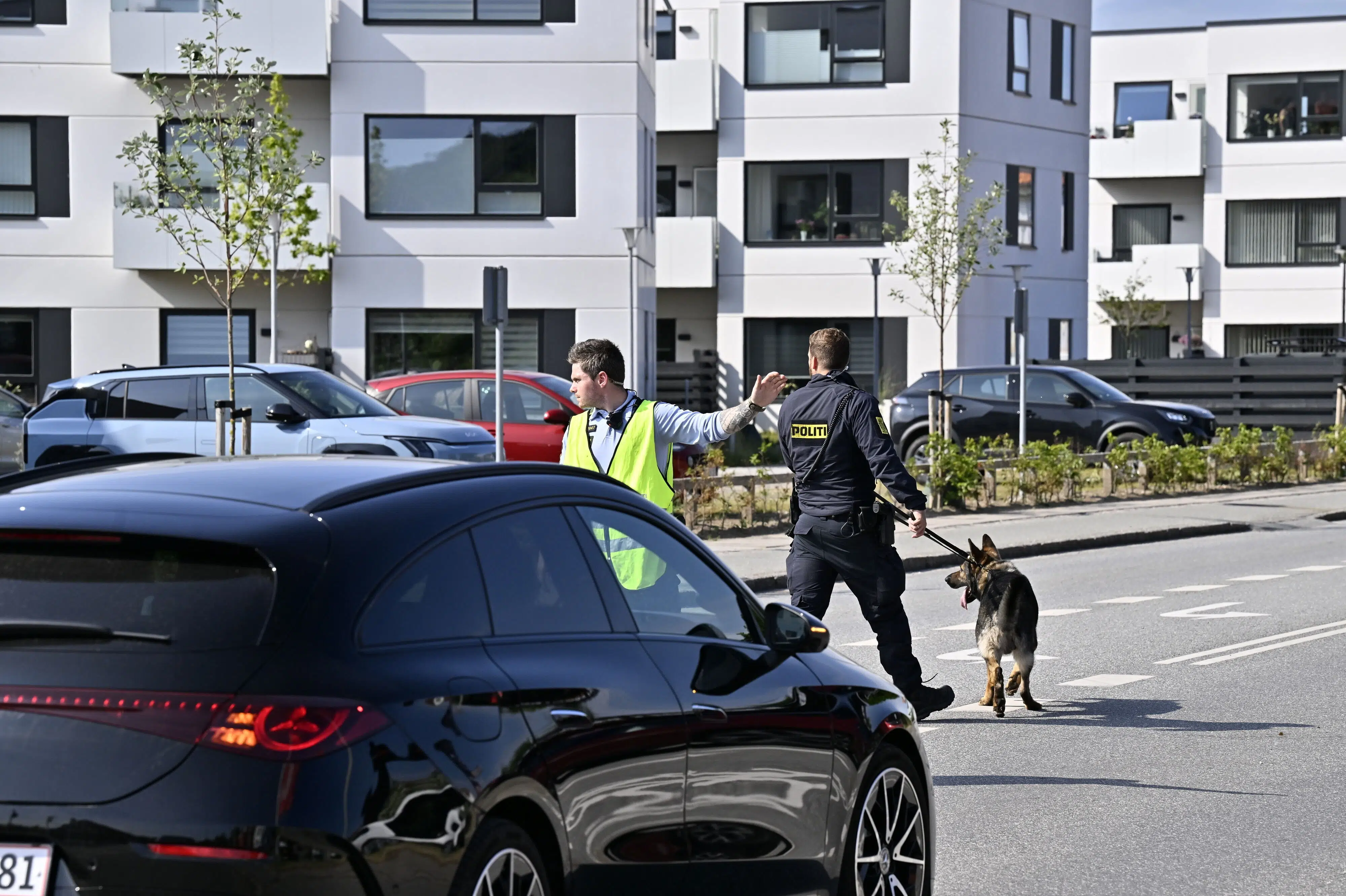 Kvinde overfaldet og stukket i halsen med kniv