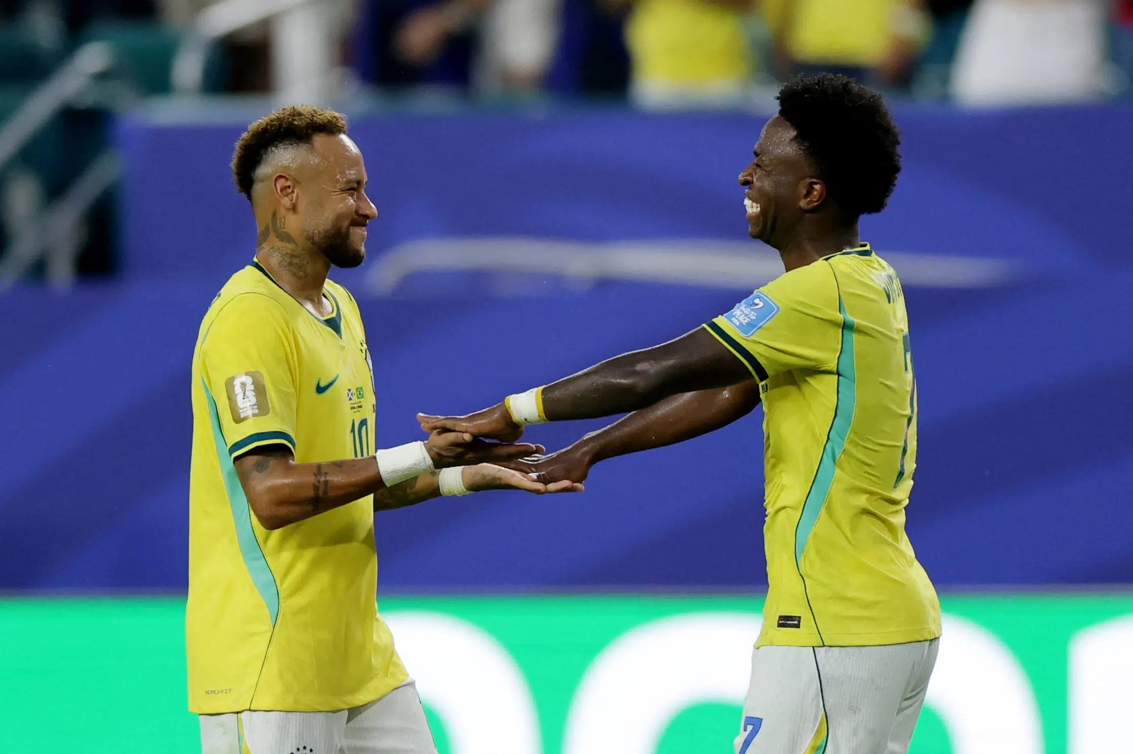 Brasilianske stjerner splitter Skotland ad i Neymar-comeback
