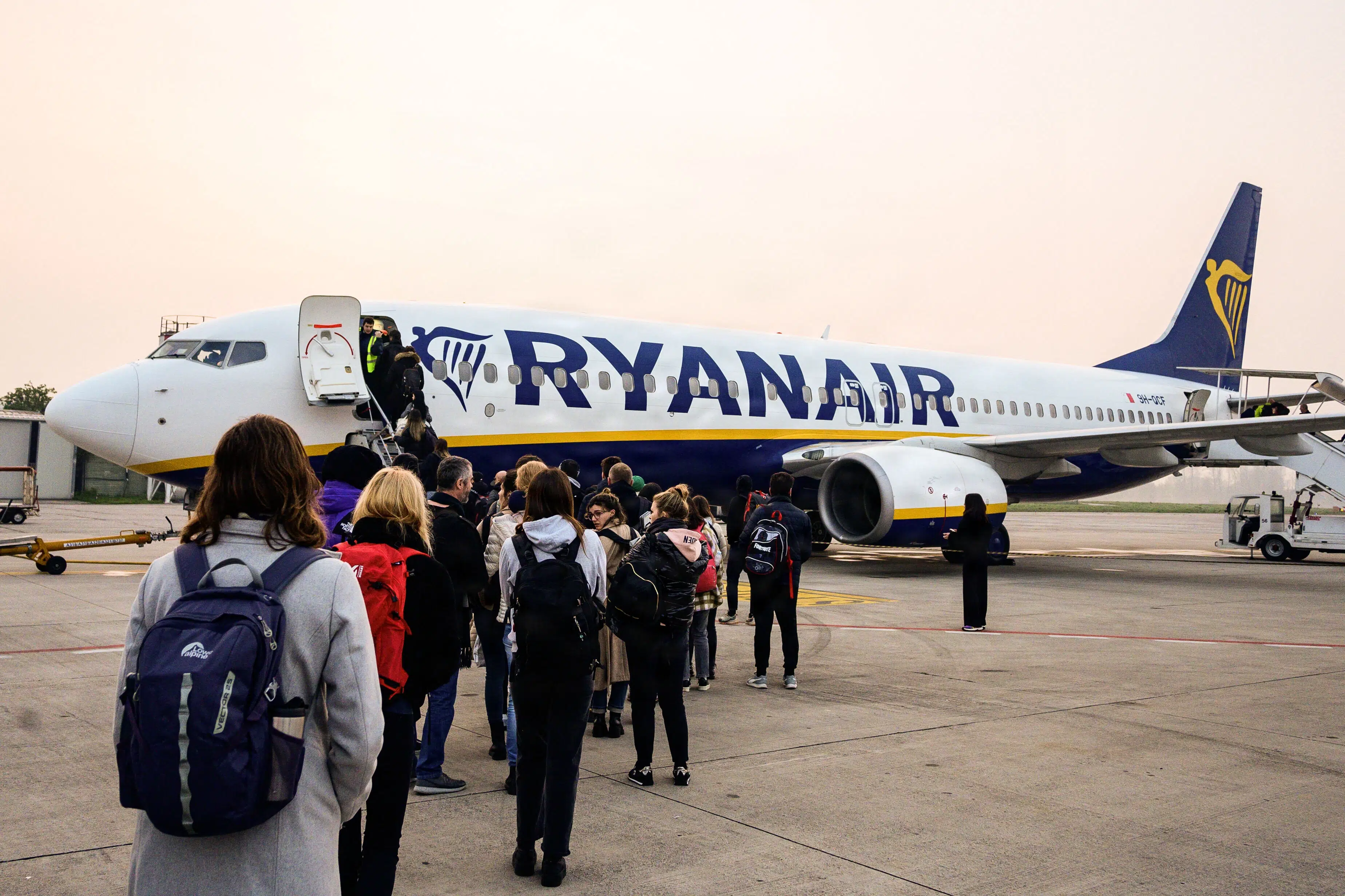 Ryanair vil modvilligt lade forældre og børn sidde sammen gratis