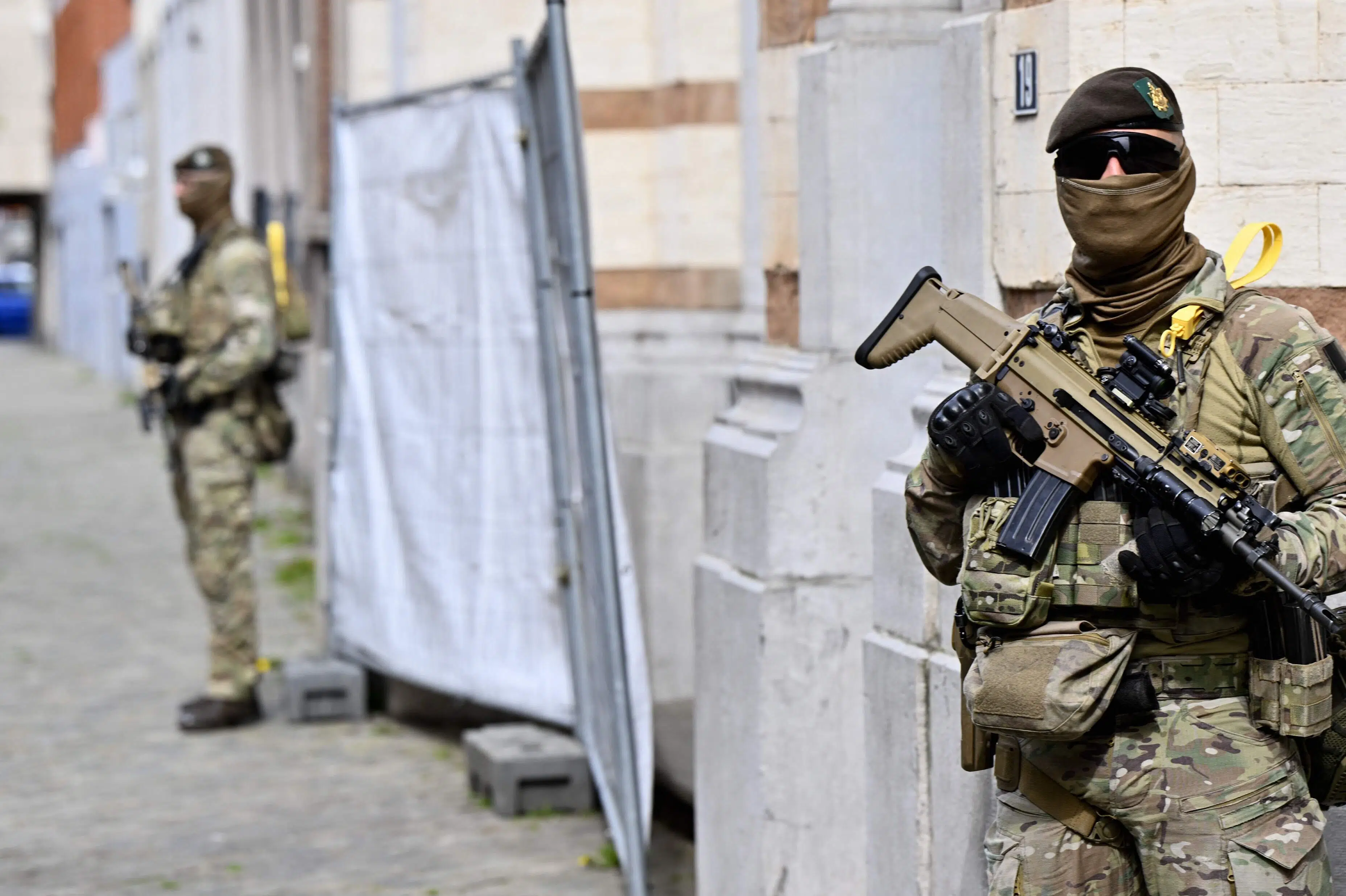 Belgien anholder syv personer efter eksplosion ved synagoge