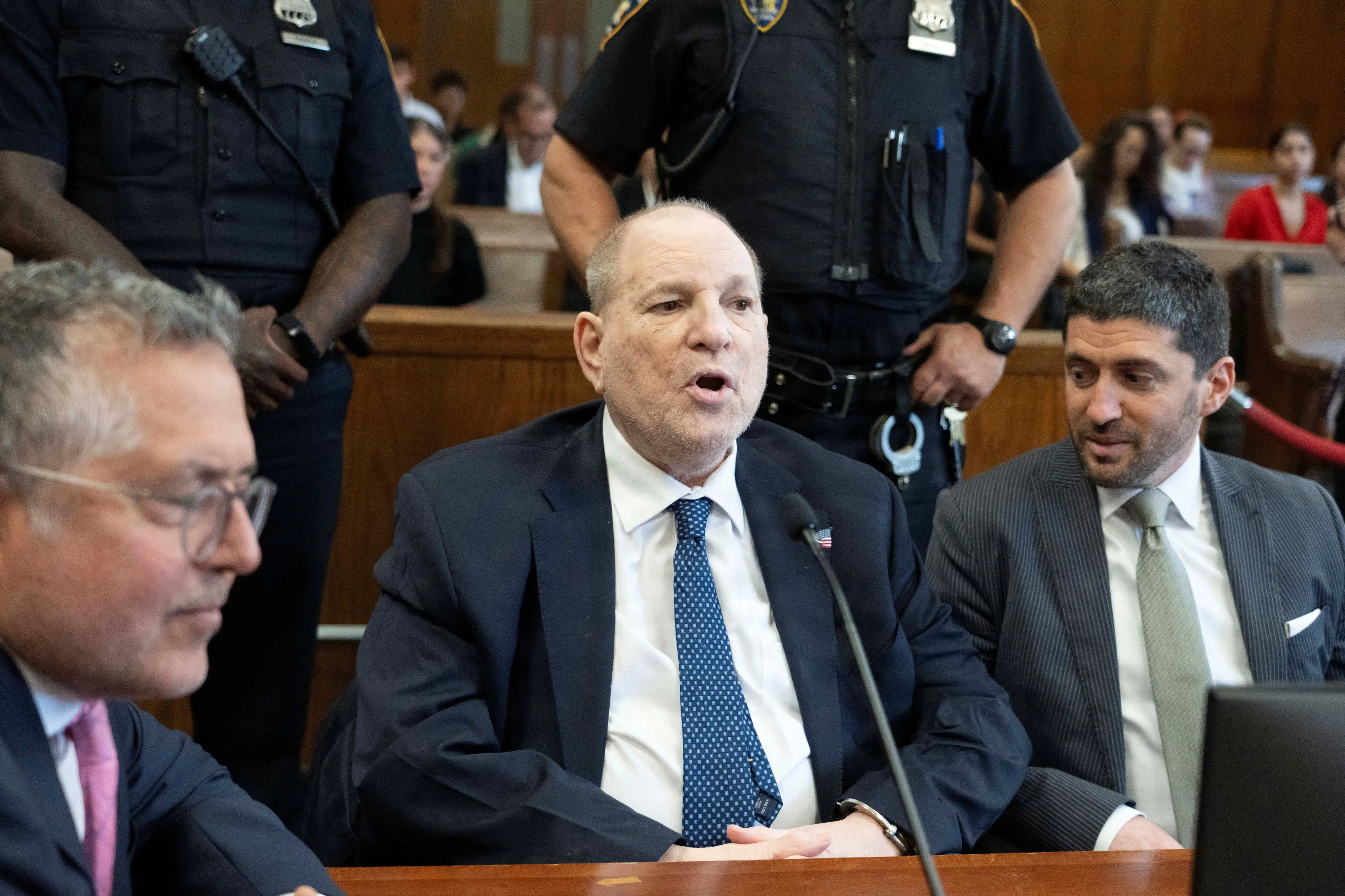 Kvinde vil ikke vidne for fjerde gang i voldtægtssag mod Weinstein