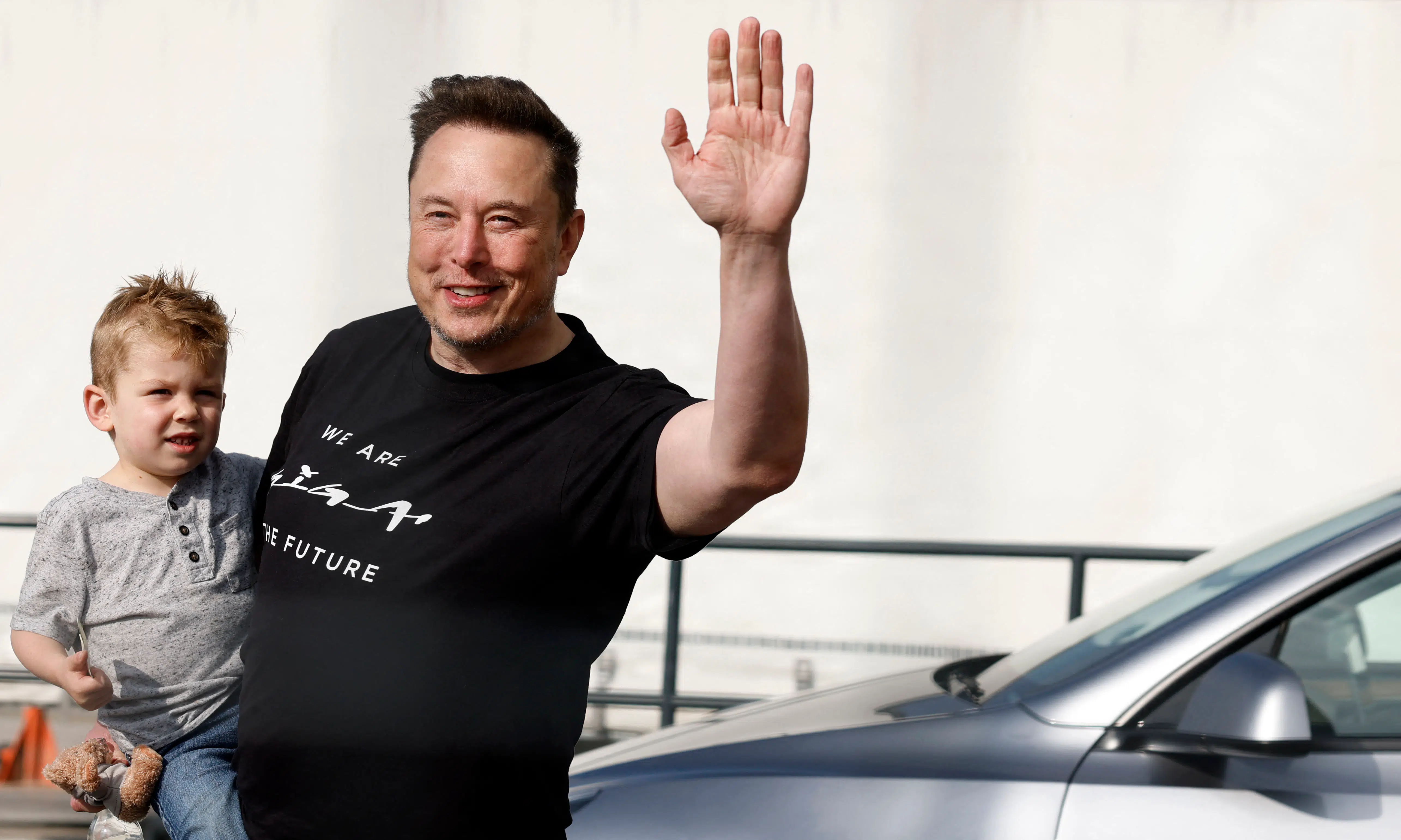 Tesla træder på speederen – VW pønser på massiv fyringsrunde