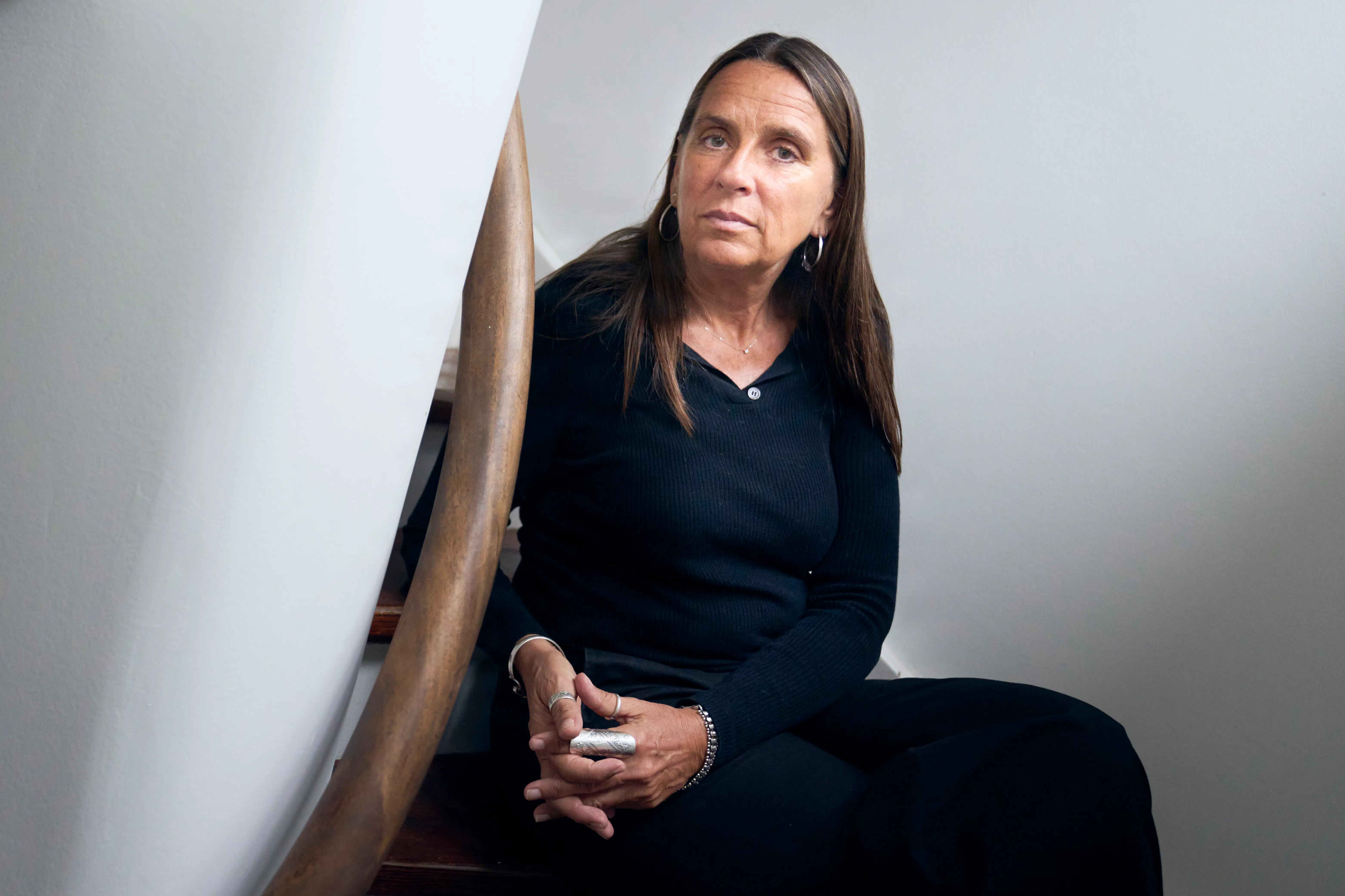 Anne Hjernøes intentioner er ikke nok: En sød, men rodet, omgang sniksnak om sorg