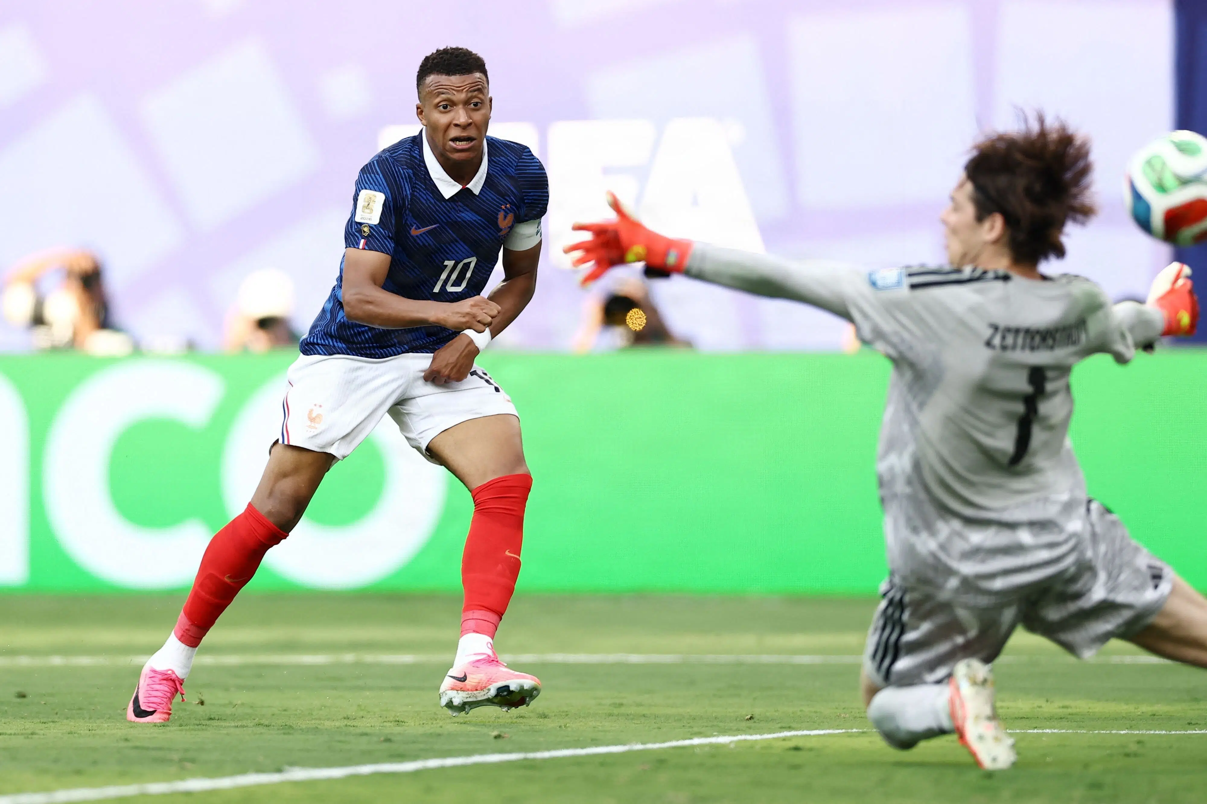 Mbappé nedlægger Sverige og puster Messi i nakken