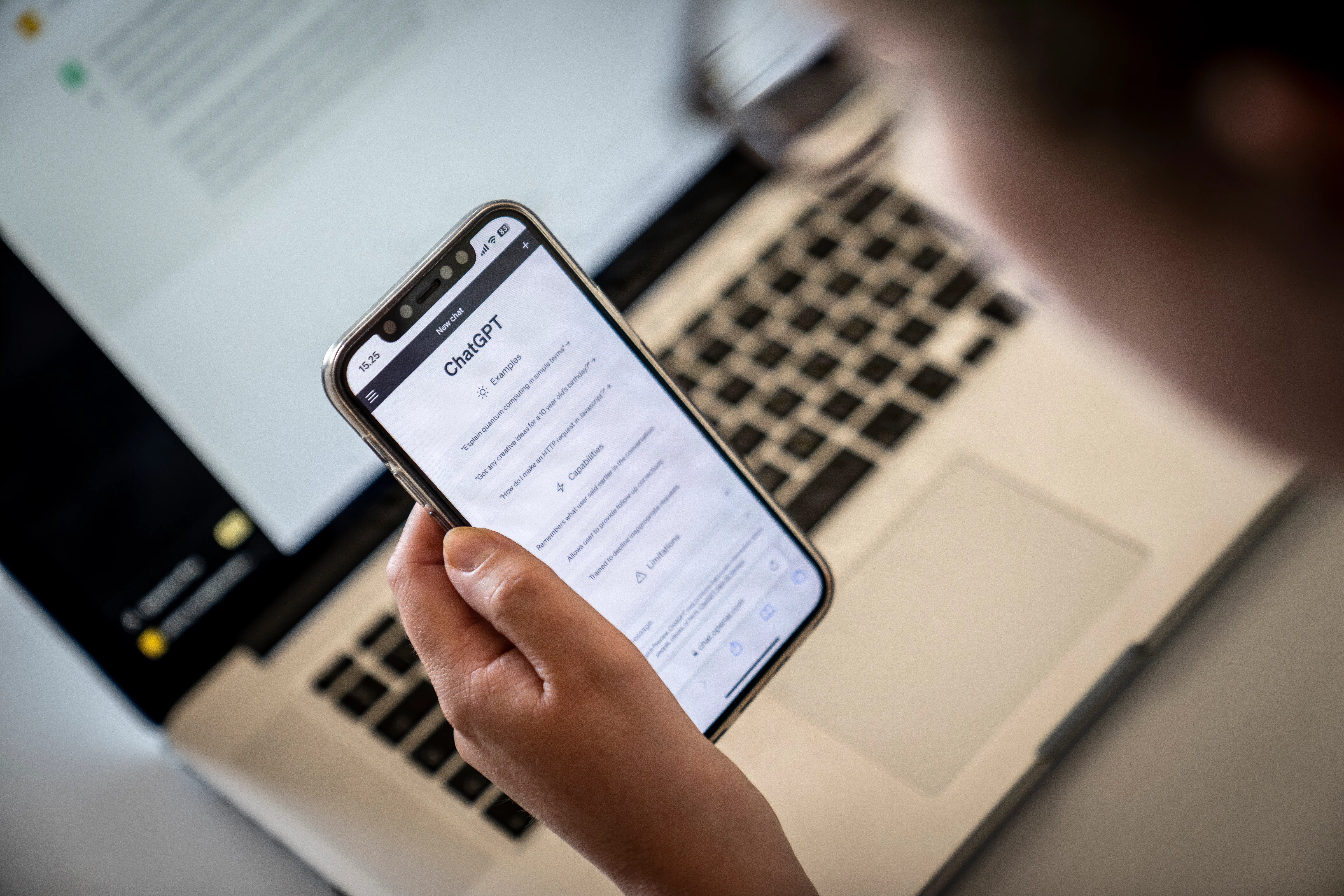 De delte deres adgangskoder til chatbot. Det var noget rod