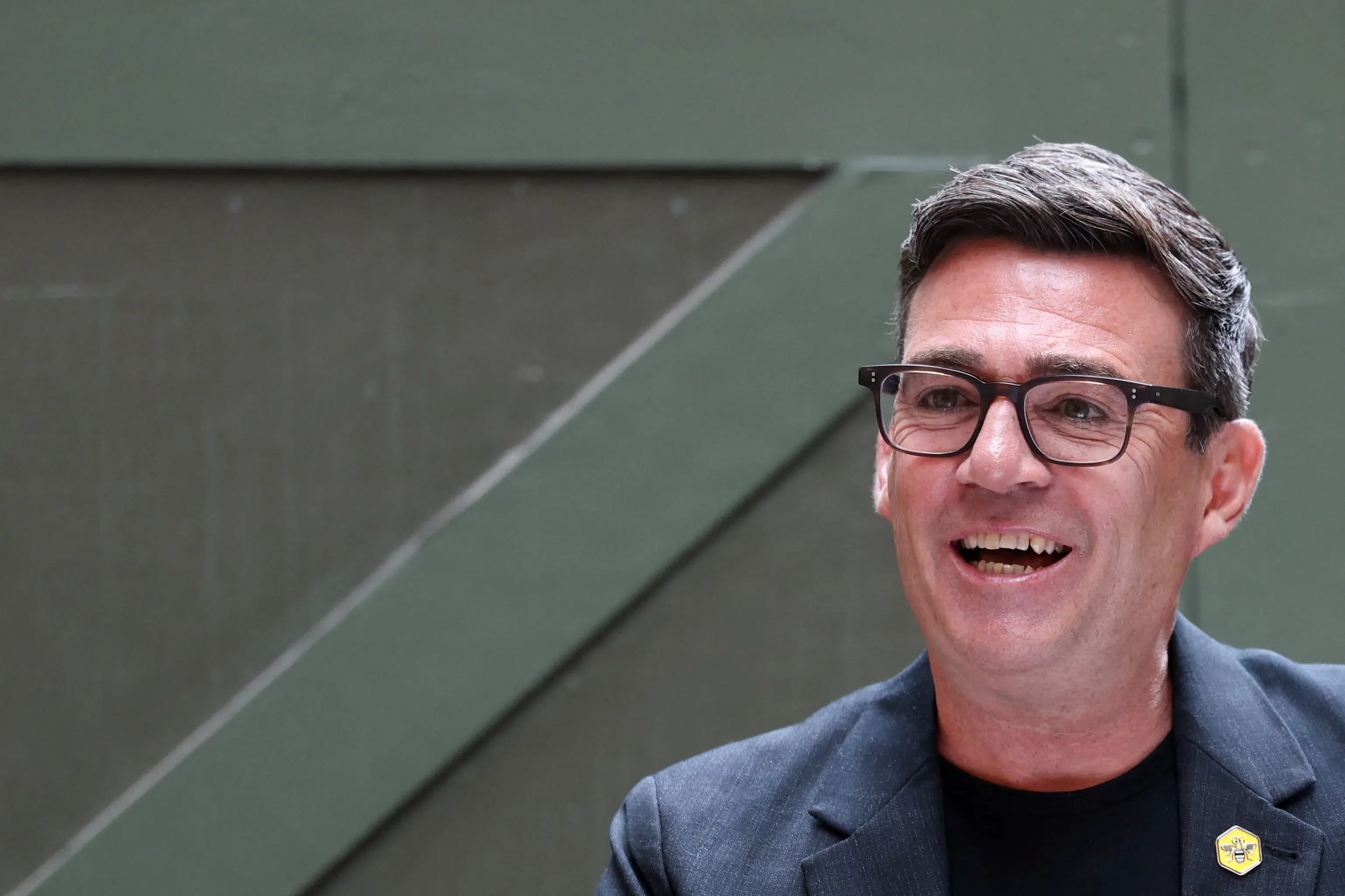 Andy Burnham vil redde briterne fra højrefløjen, men han overser tre store problemer