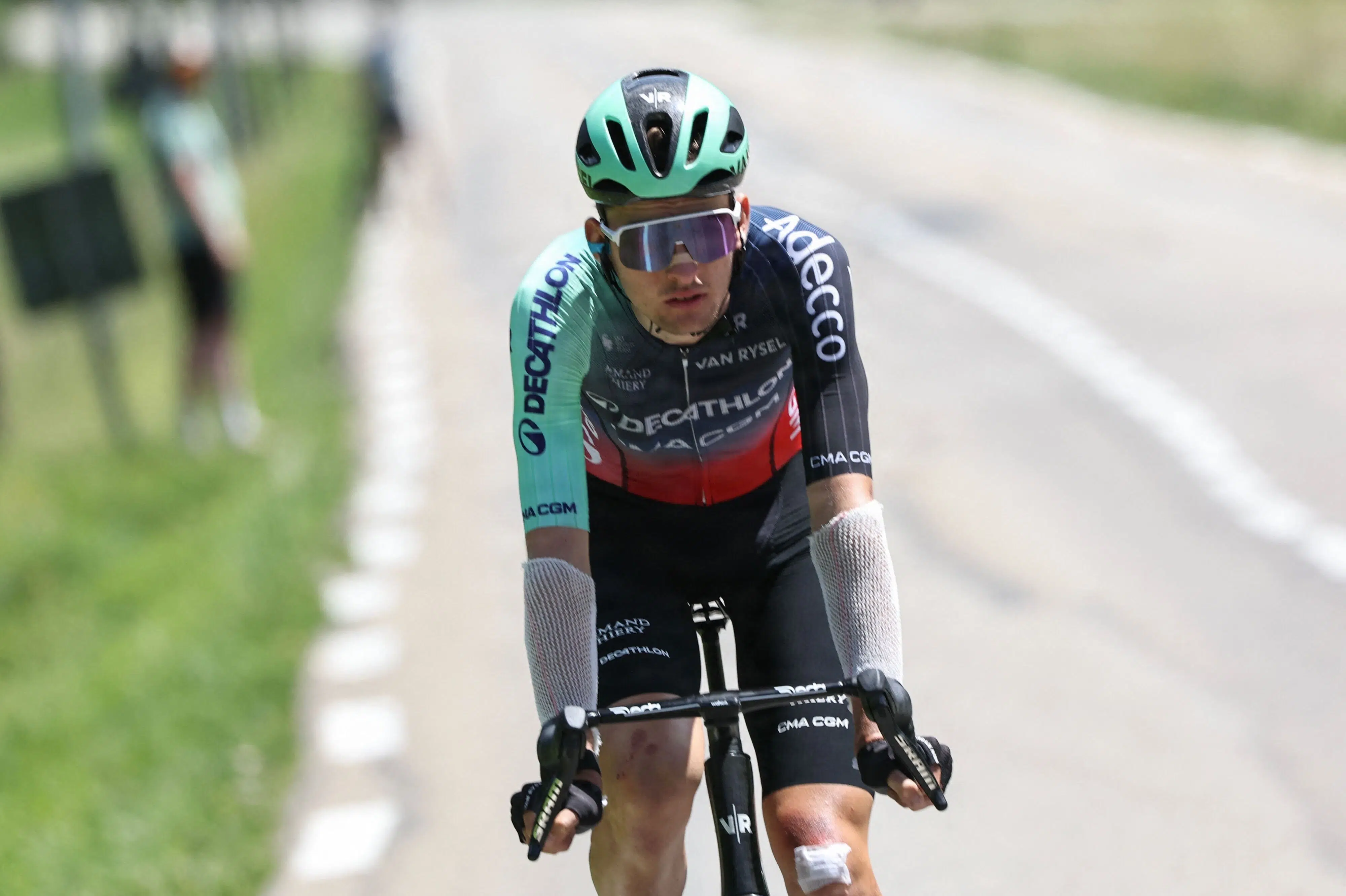 Feteret teenager kører kun efter klassement i Tour-debut