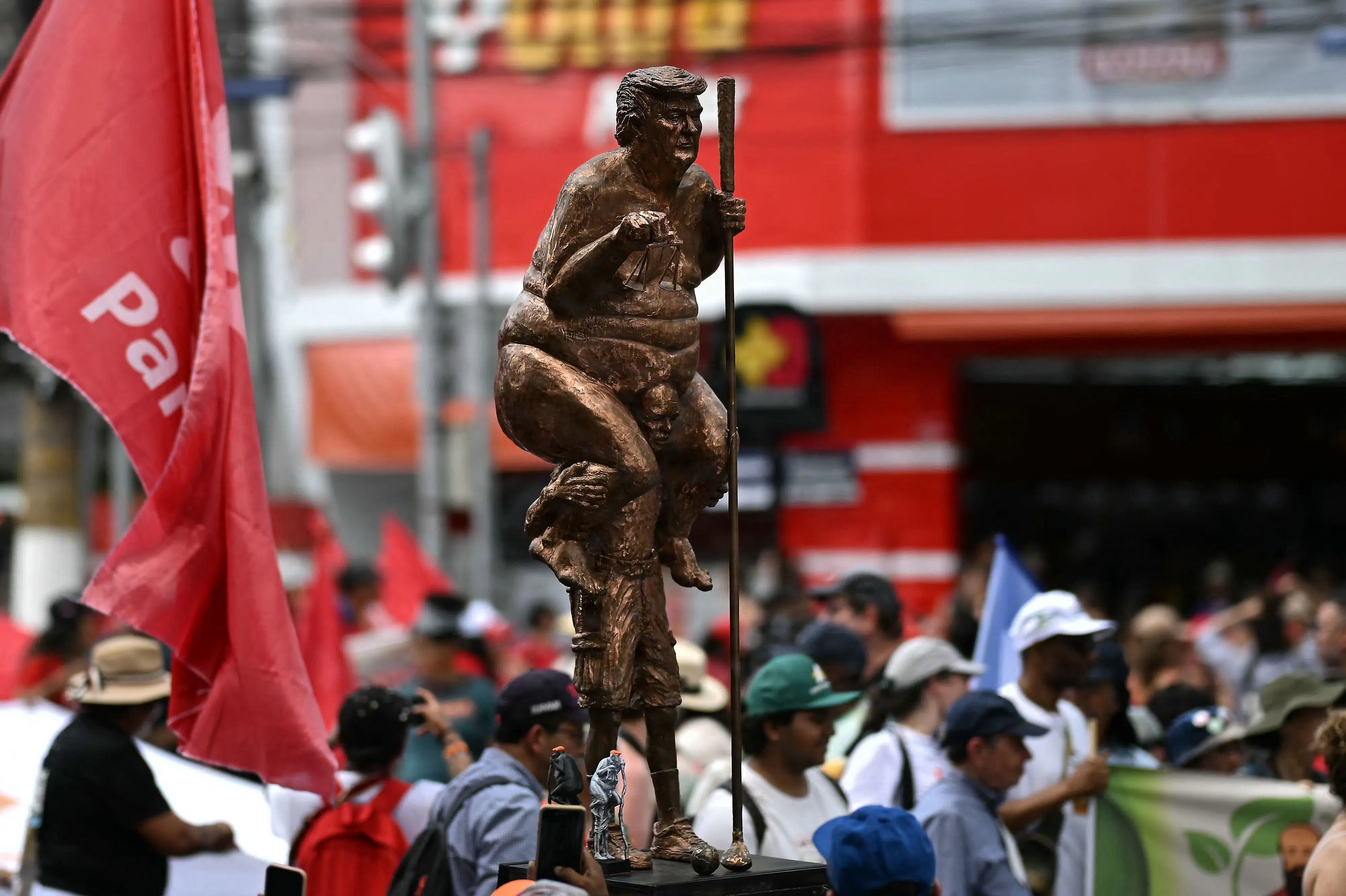 Trump-skulptur kan komme med til USA-fejring i Rebild