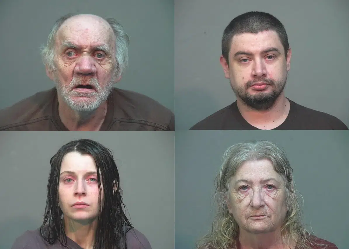 Forældre og bedsteforældre sigtet: I flere år blev 16 børn holdt indespærret i forfaldent hus i amerikansk landsby
