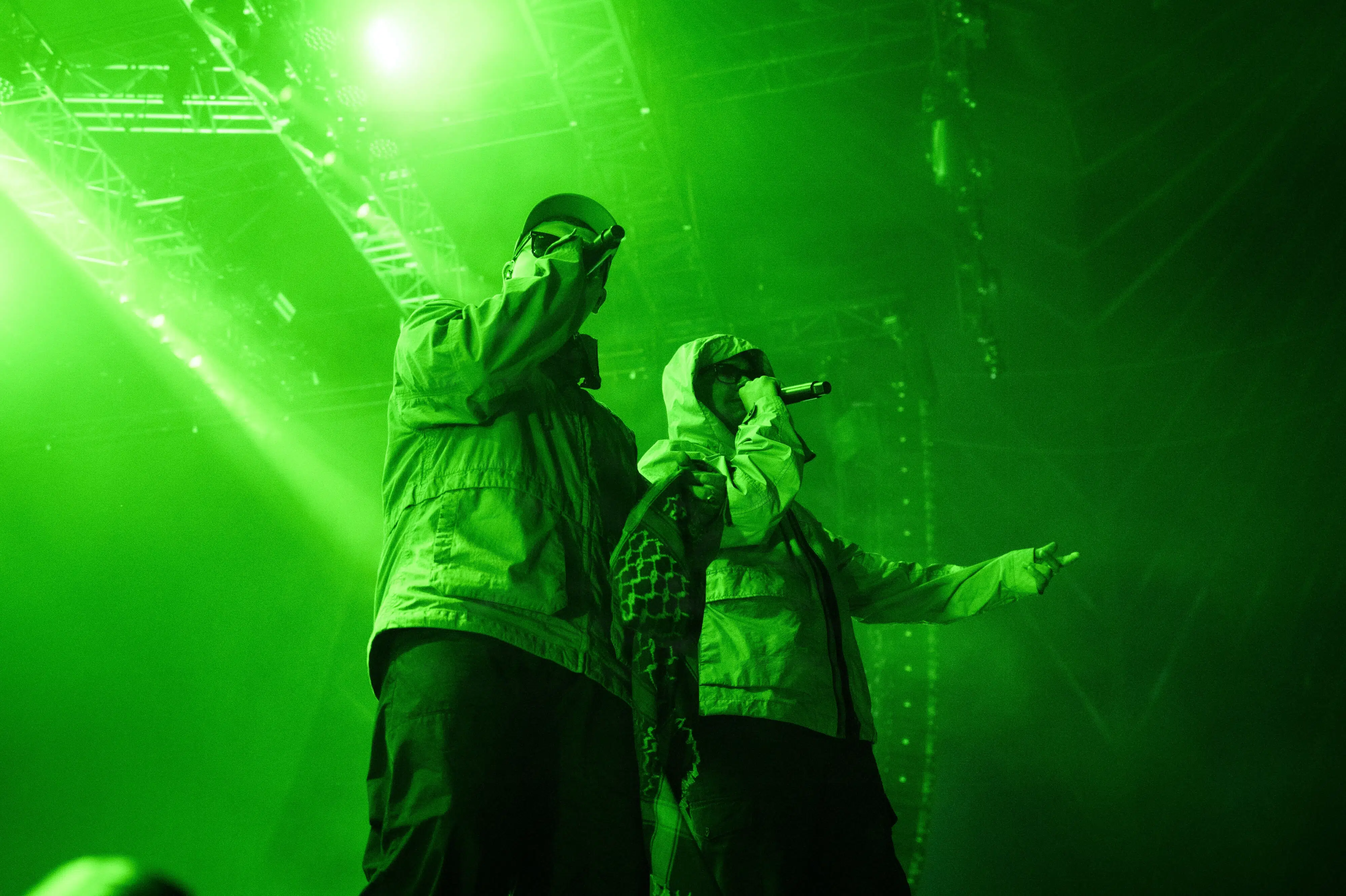 Irsk raptrio fik selskab af aktivister under Roskilde-koncert