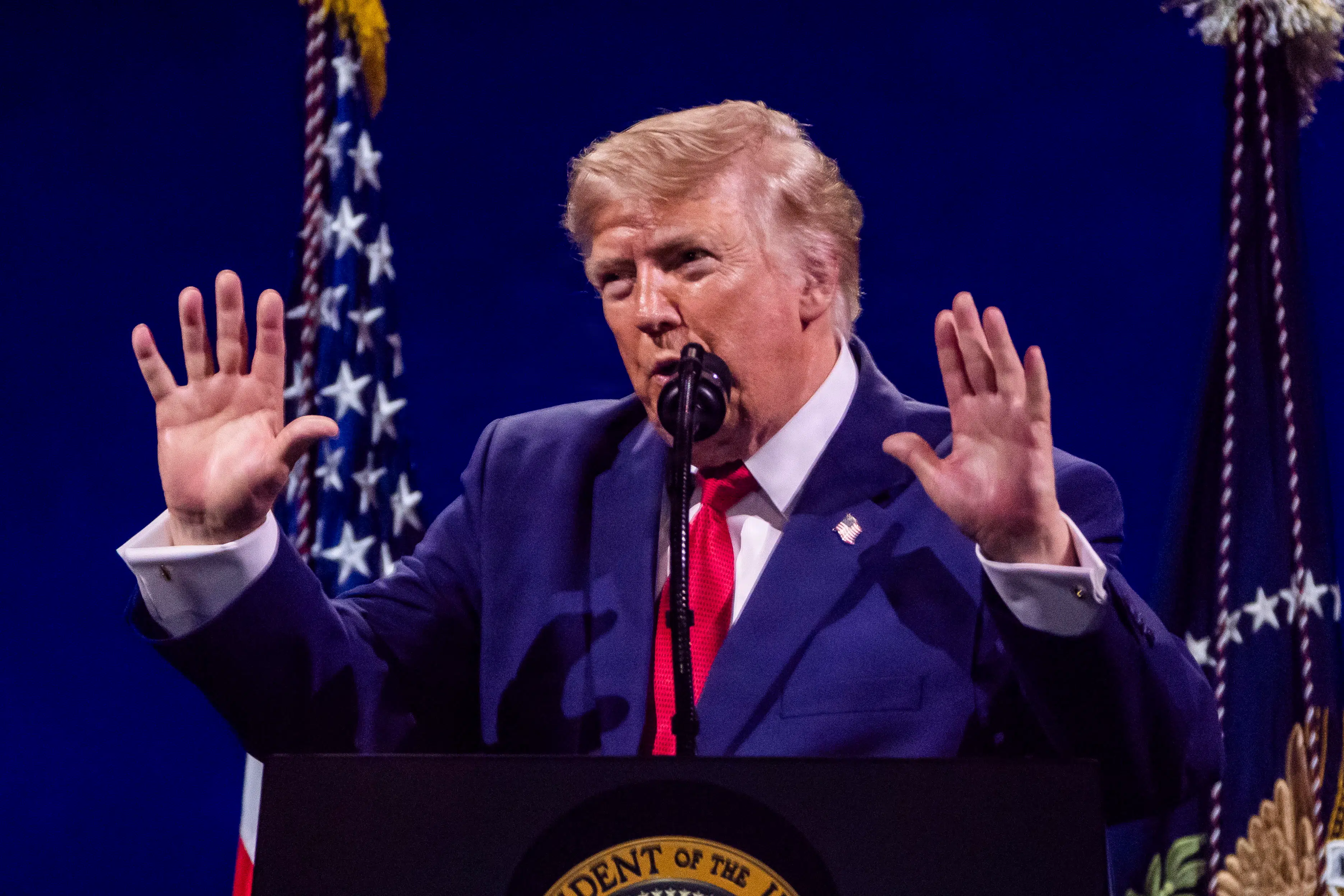 Trumps store show blev ødelagt i nat. Men så lagde han en ny plan