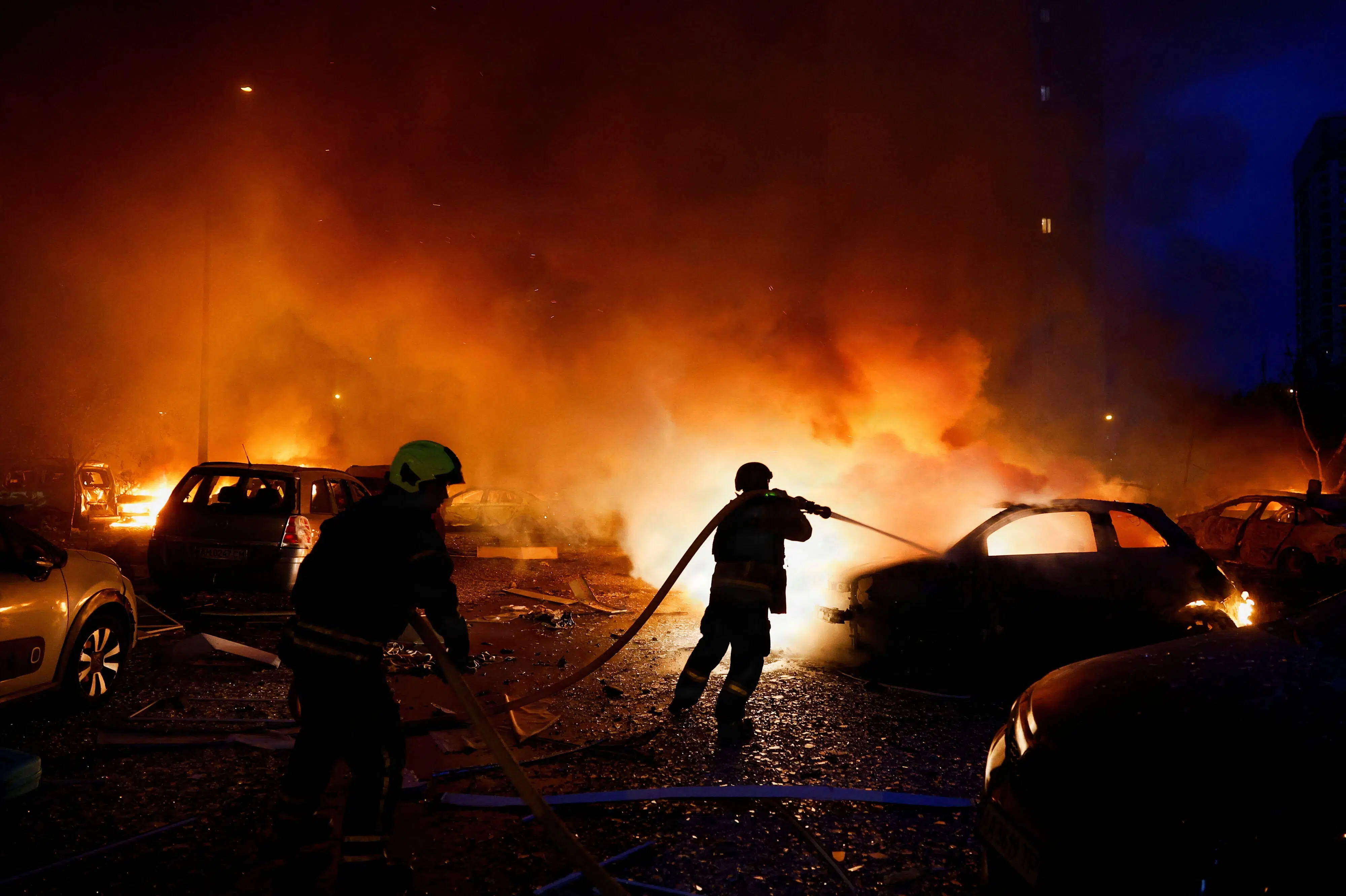 Tre meldes dræbt under natligt missilangreb i Kyiv