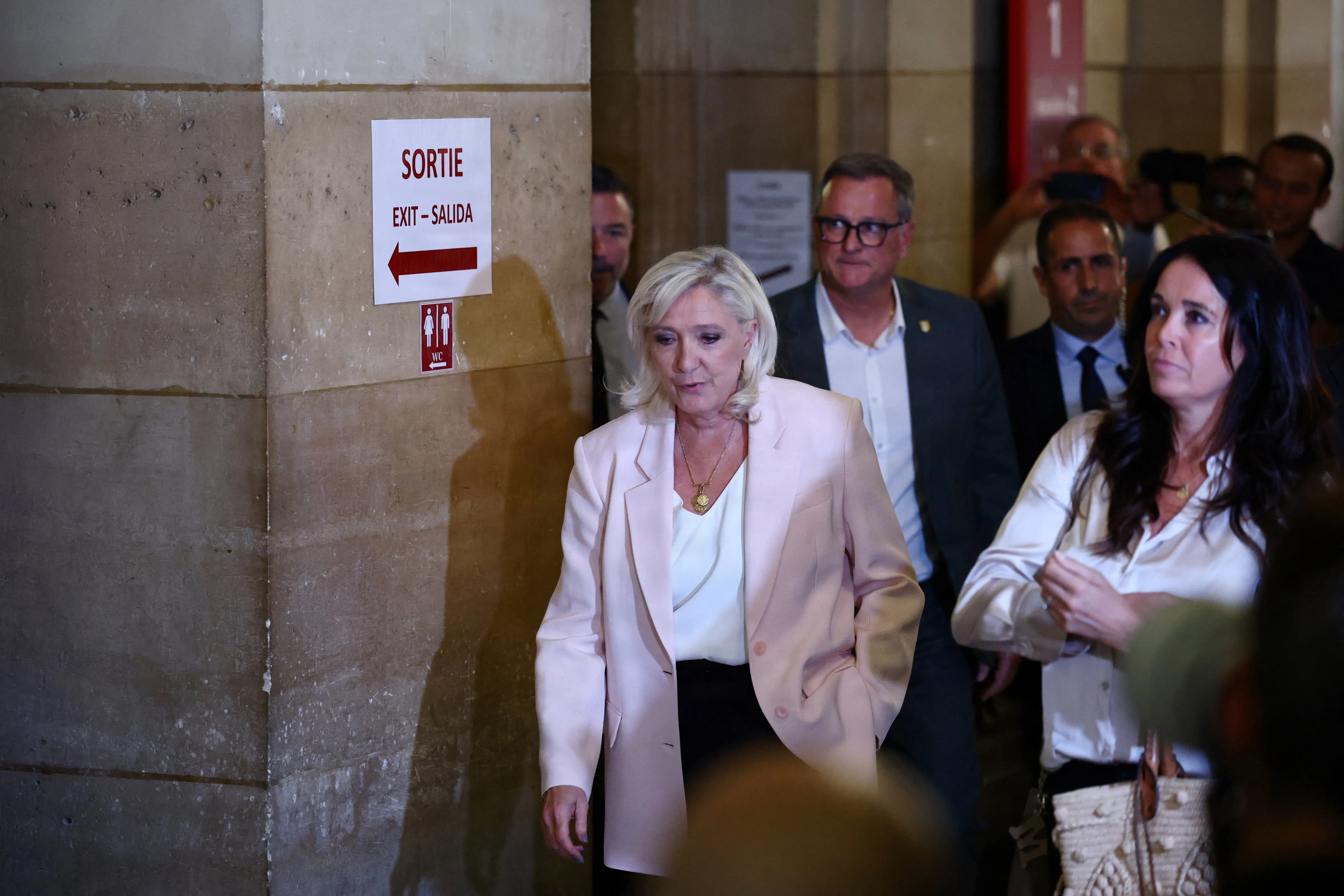 Korrespondent: Marine Le Pen blev dømt – men dommen sætter hende i et svært dilemma