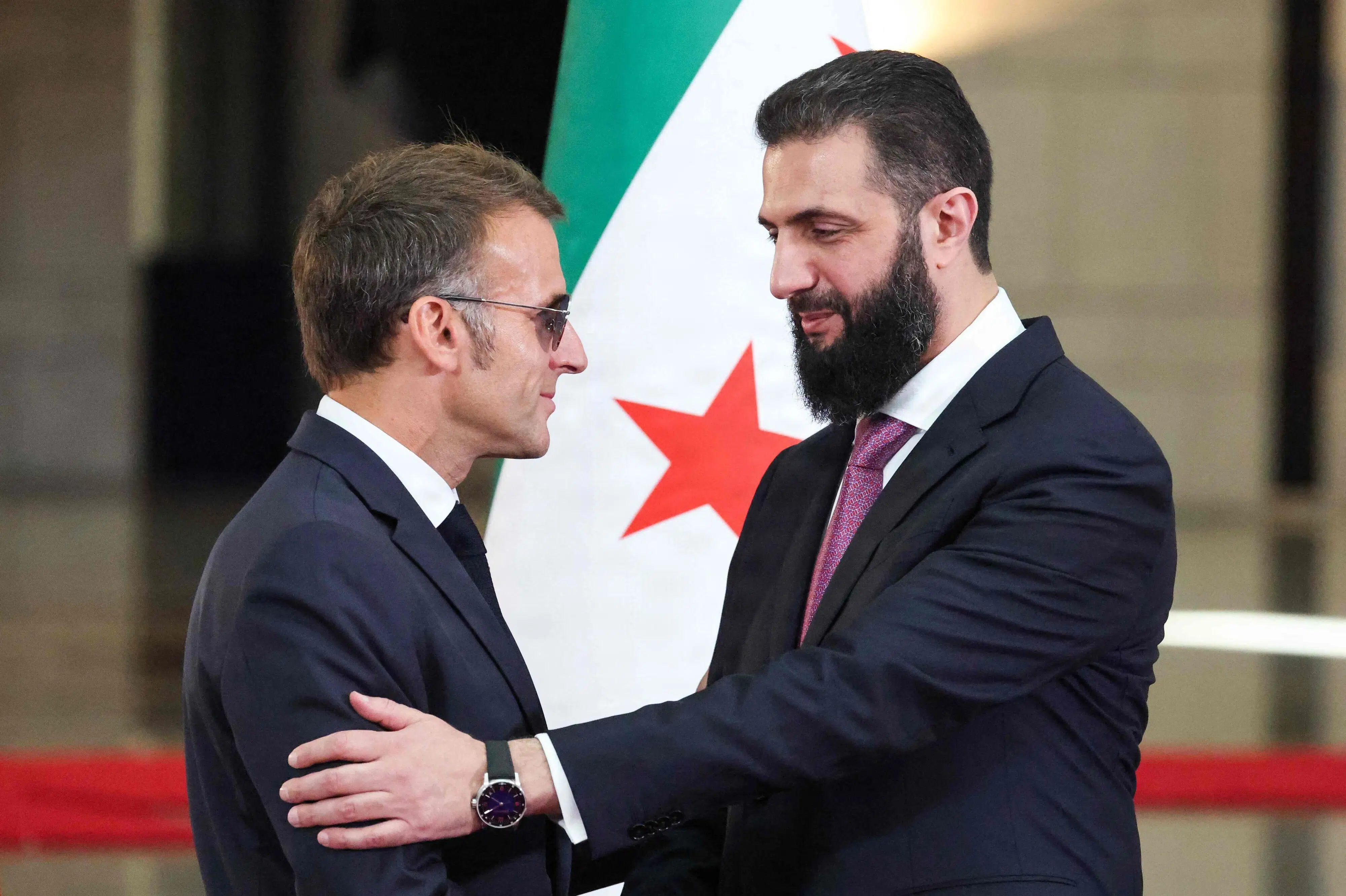 Macron: Bombeangreb må ikke påvirke Syriens stabilitet