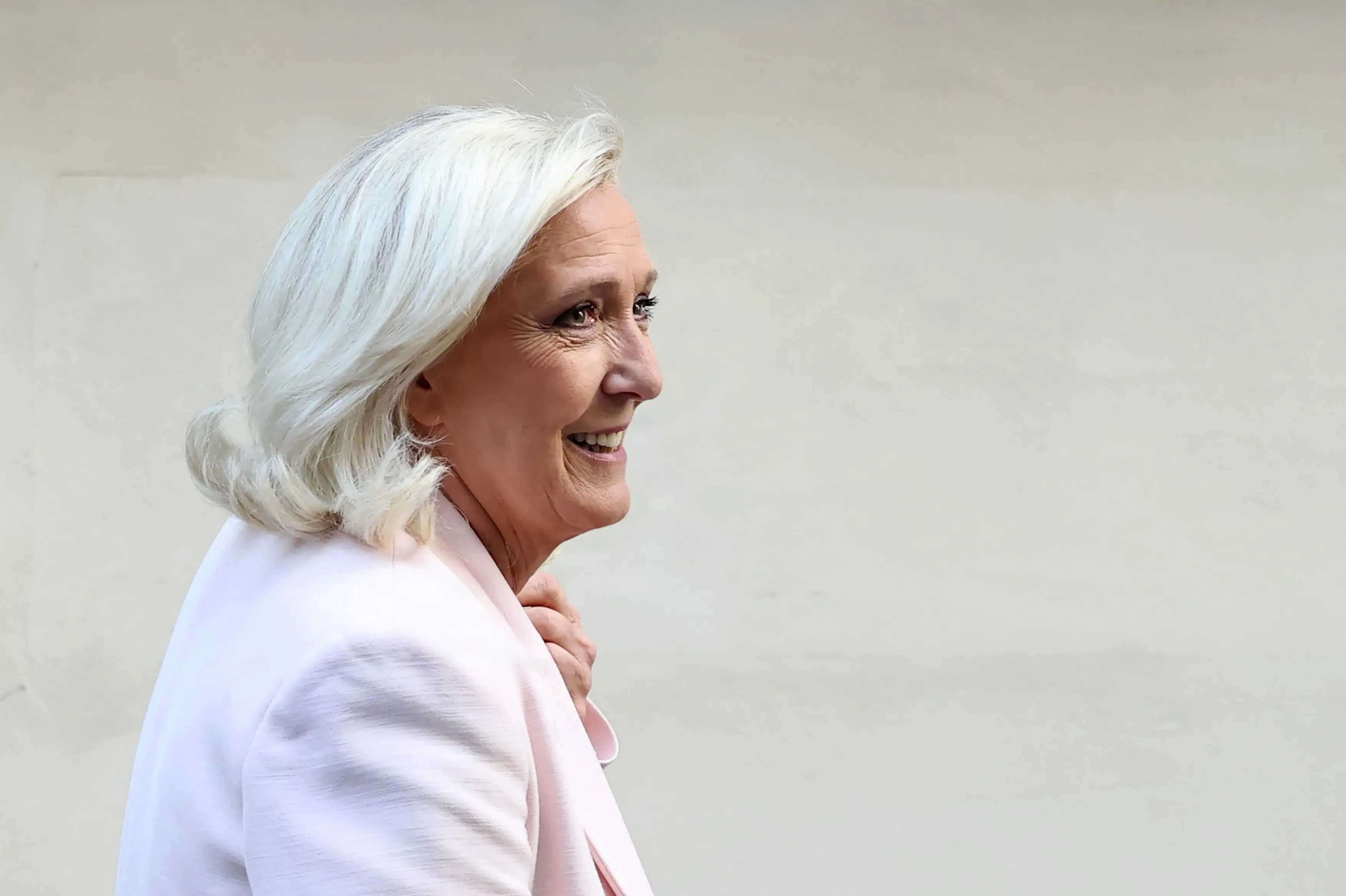 Nu er det heldigvis vælgerne, der skal afgøre, om de vil have Le Pen