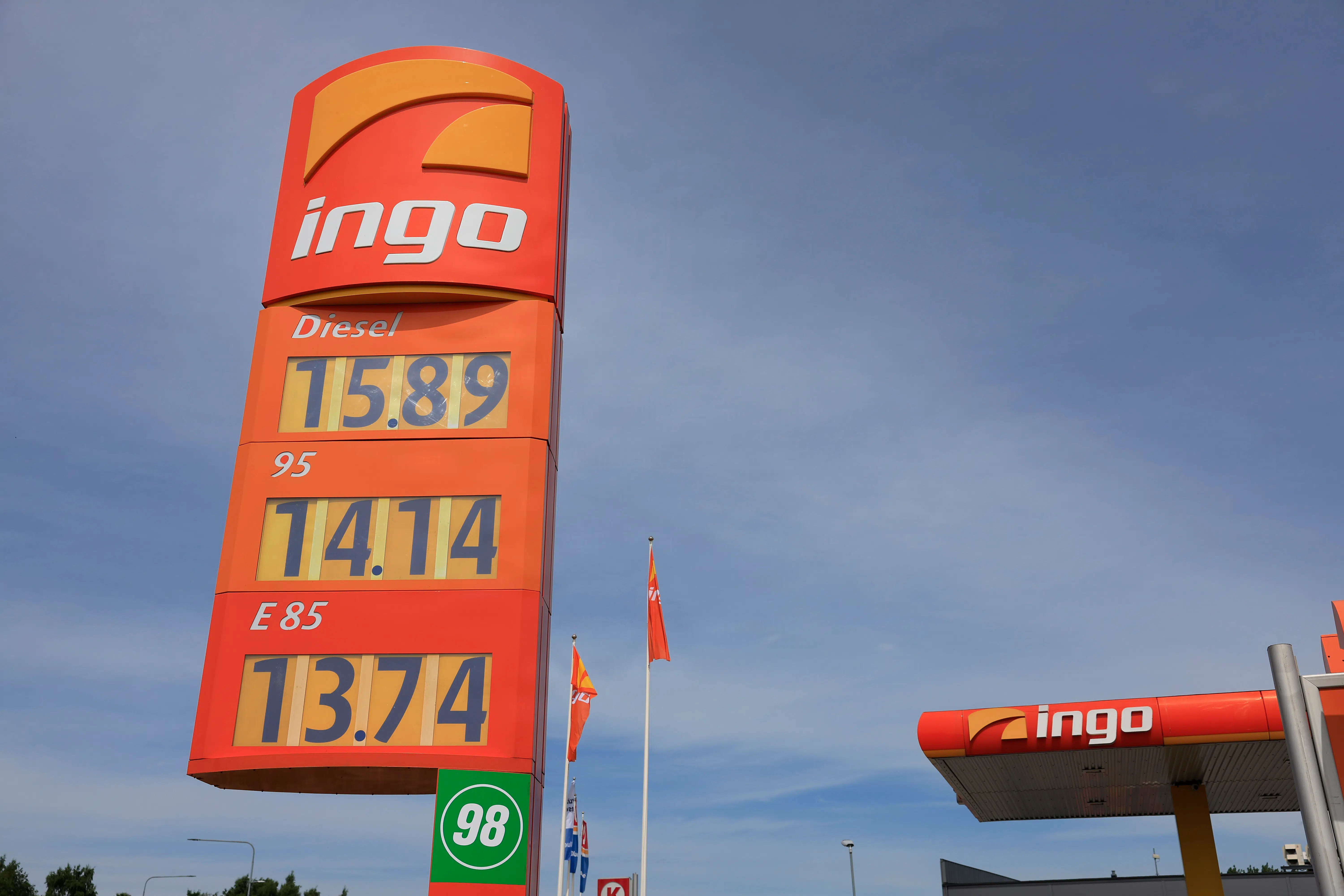 Danskere strømmer til Sverige for at tanke billigt