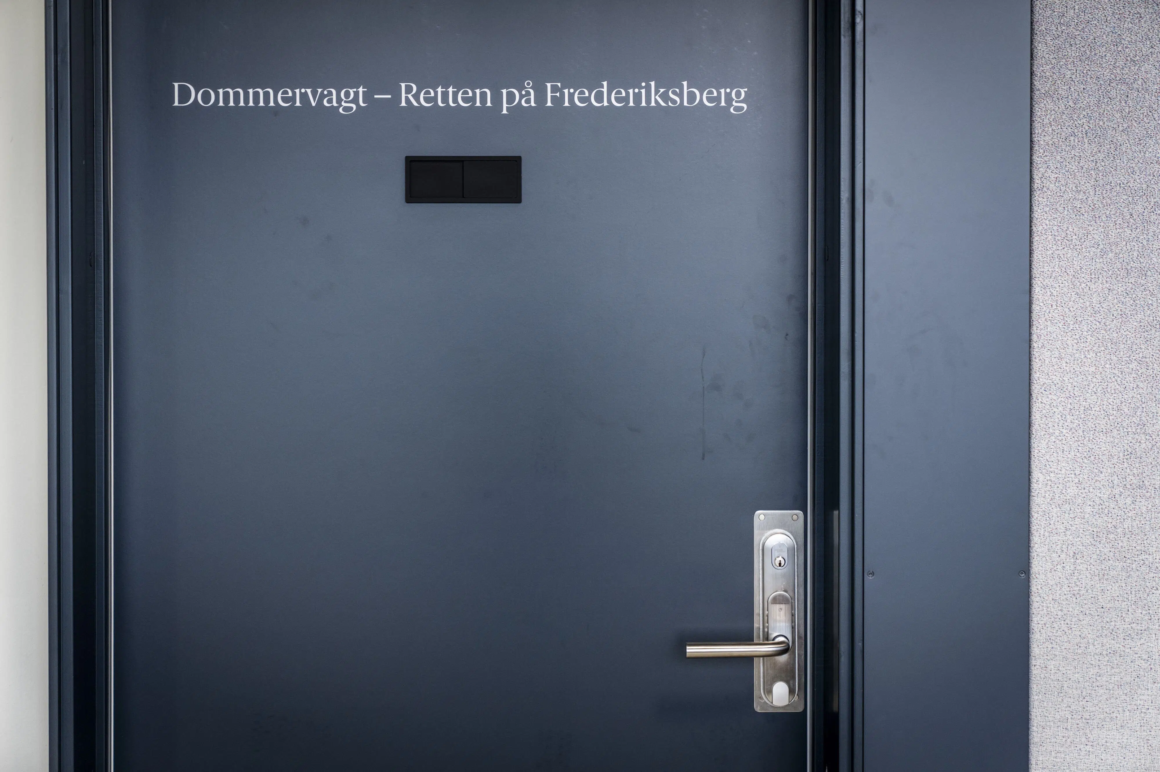 Mand blev frihedsberøvet og fik tænder knust