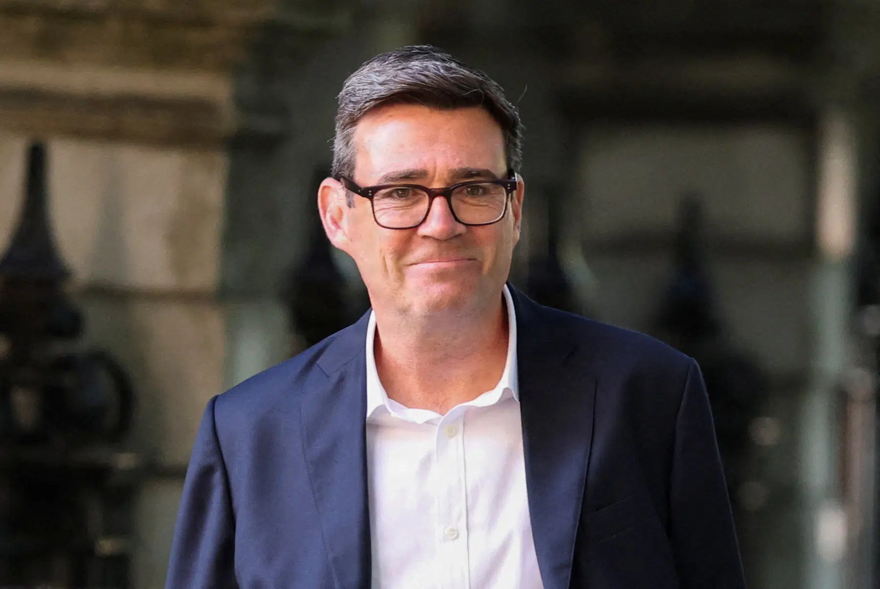 Han står til at blive Storbritanniens næste premierminister. Nu »beklager« han på Labours vegne og vil lægge større pres på Israel
