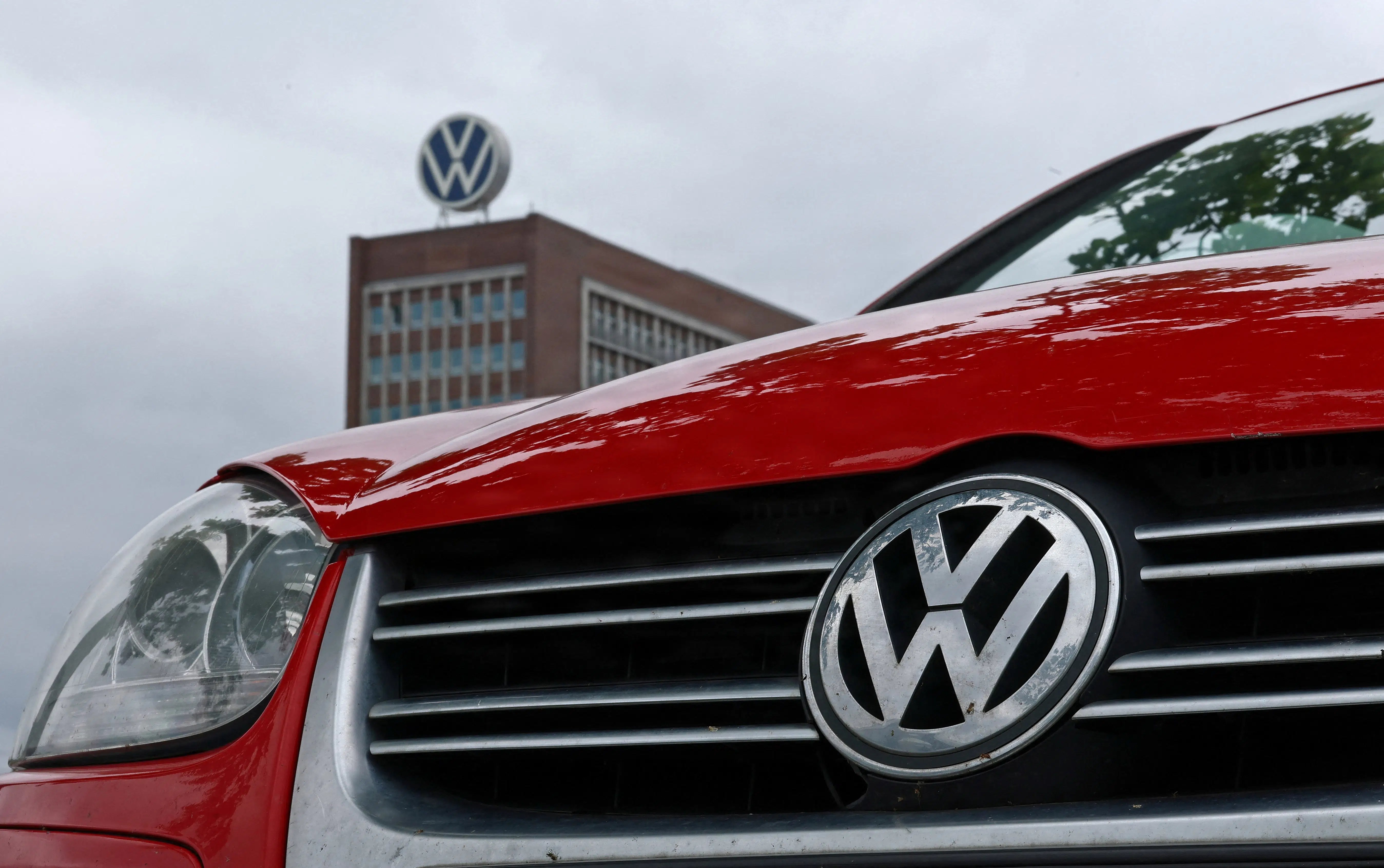 Kæmpe spareplan rumler: Uro kan fredag ramme Volkswagen