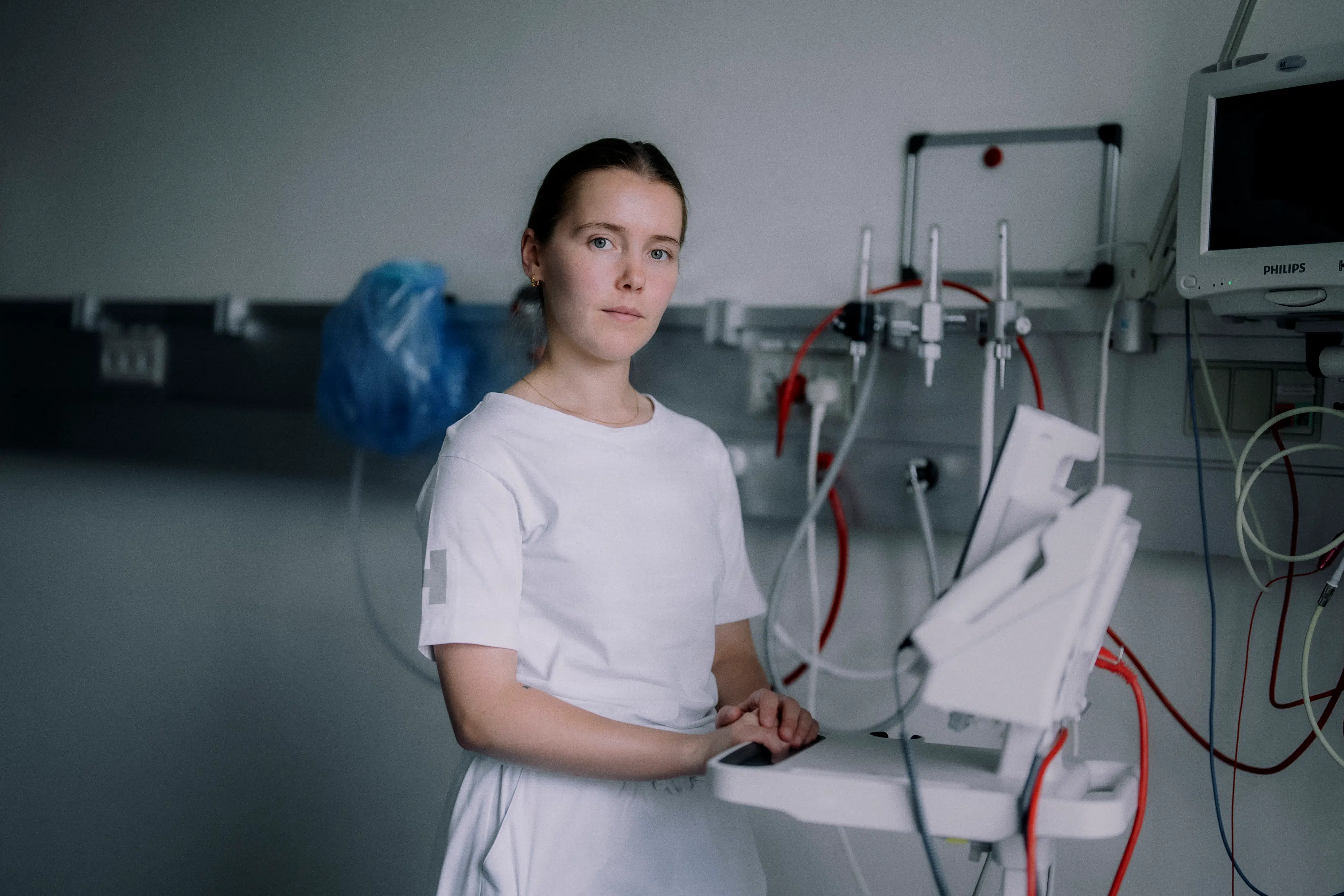 Tidligere flygtede de skrigende bort. Nu strømmer Louise og tusinder af andre medarbejdere retur til hospitalerne