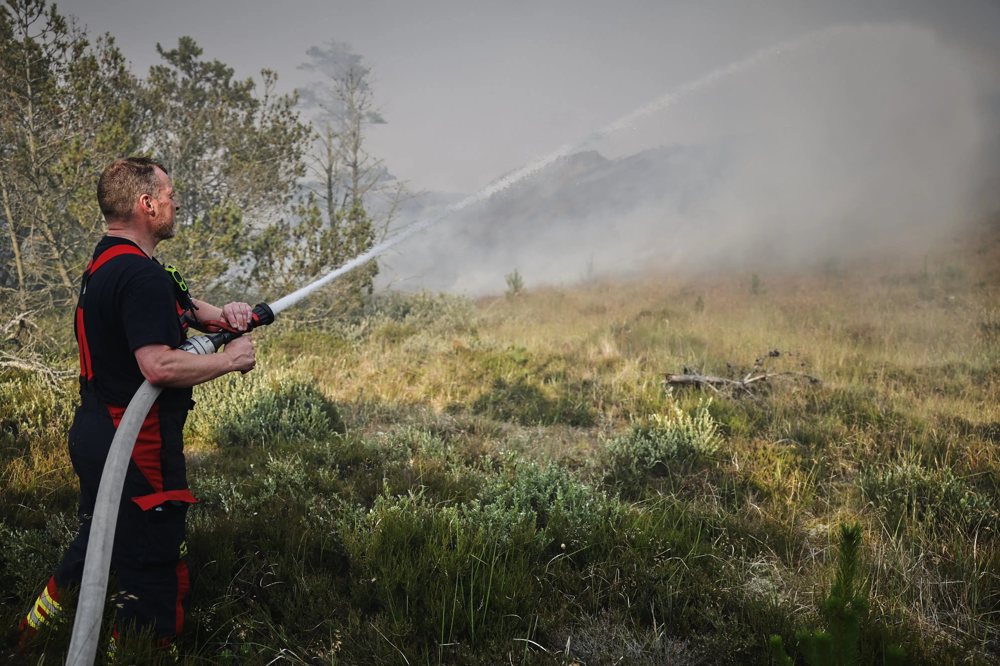 Beredskaber overvåger brandfare i weekend med høje temperaturer
