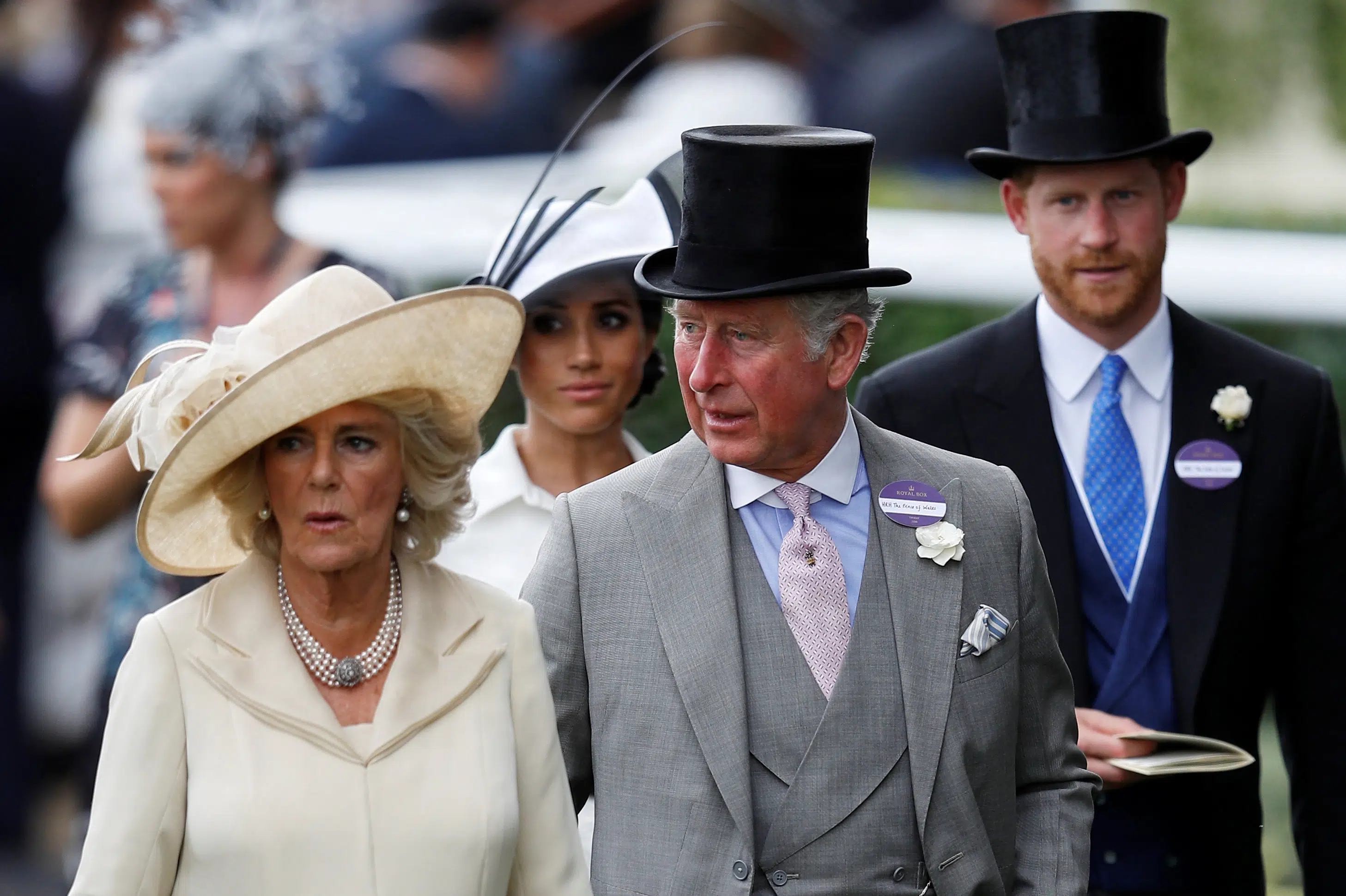 Prins Harry og familie besøger kong Charles for første gang i fire år