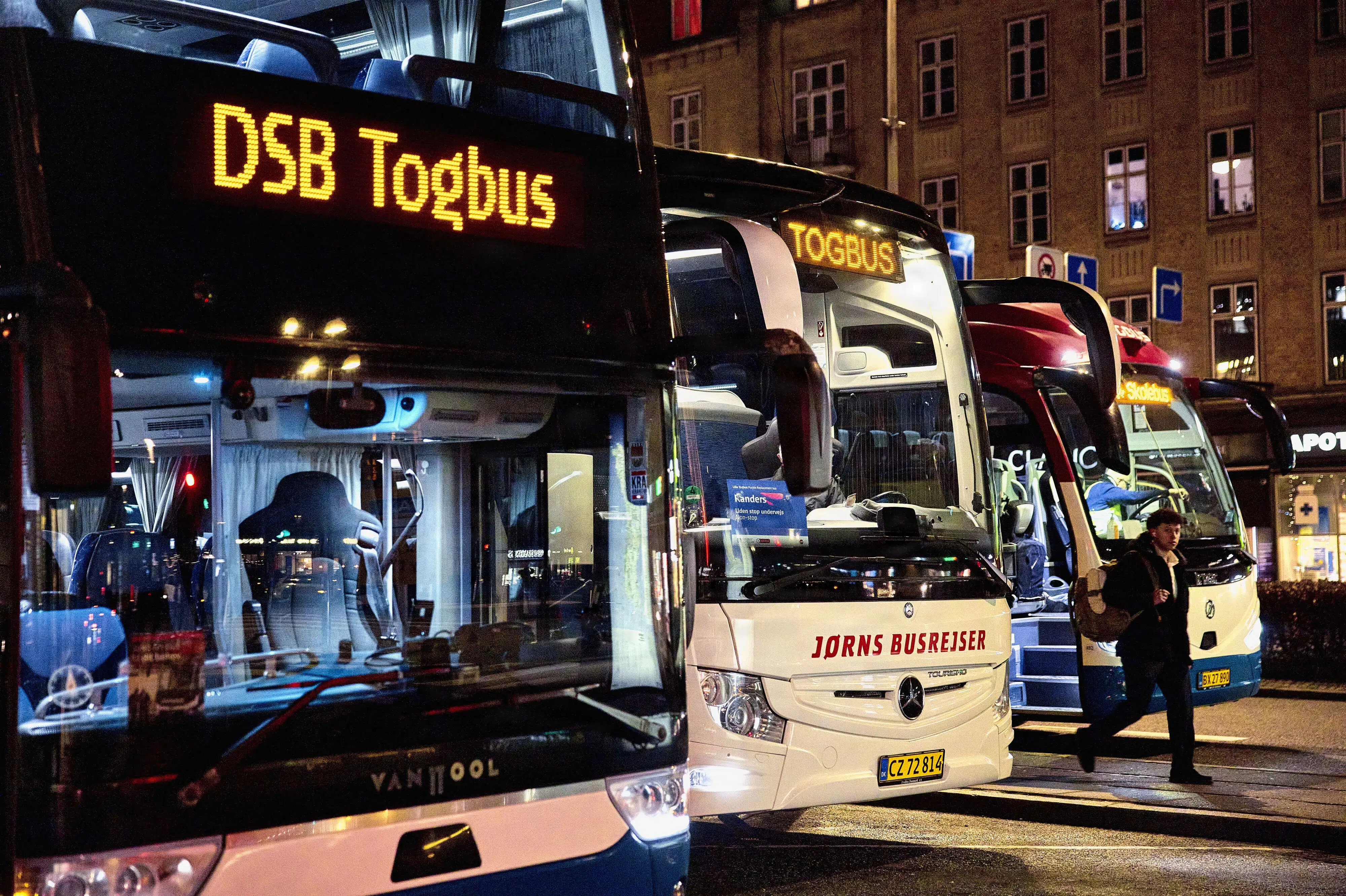 Fra lørdag bliver togtrafikken erstattet med togbusser i flere landsdele