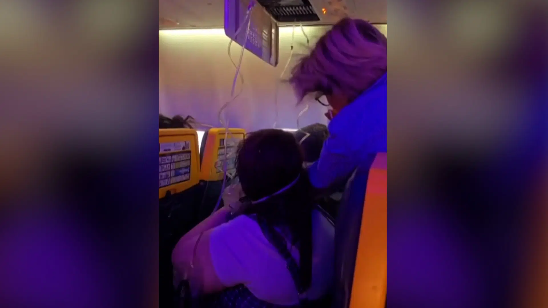 »Det var tæt på at ende i en tragedie«: Mand blev delvist suget ud af et Ryanair-fly