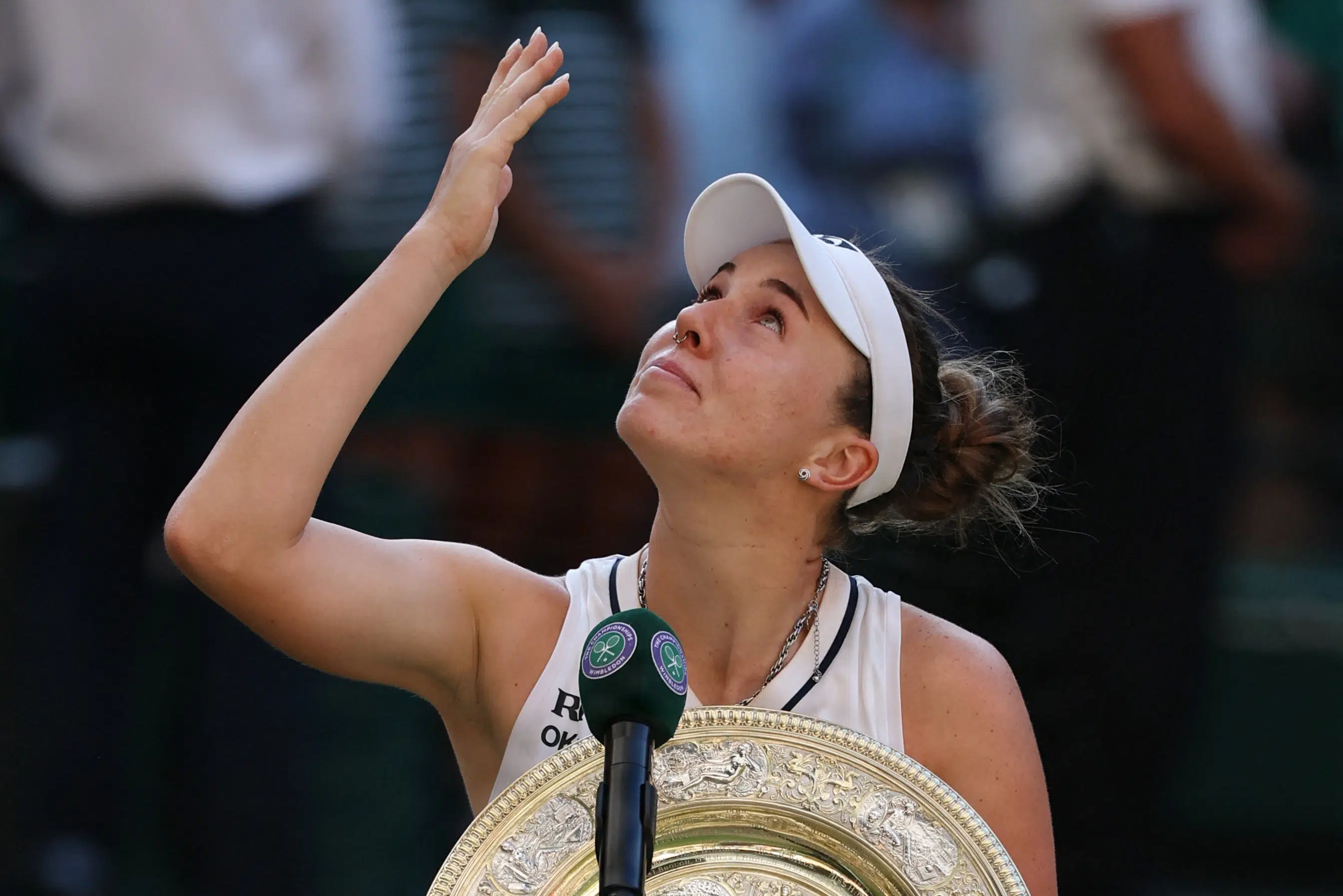 Tjekkisk Wimbledon-vinder sender kys til sin afdøde mor