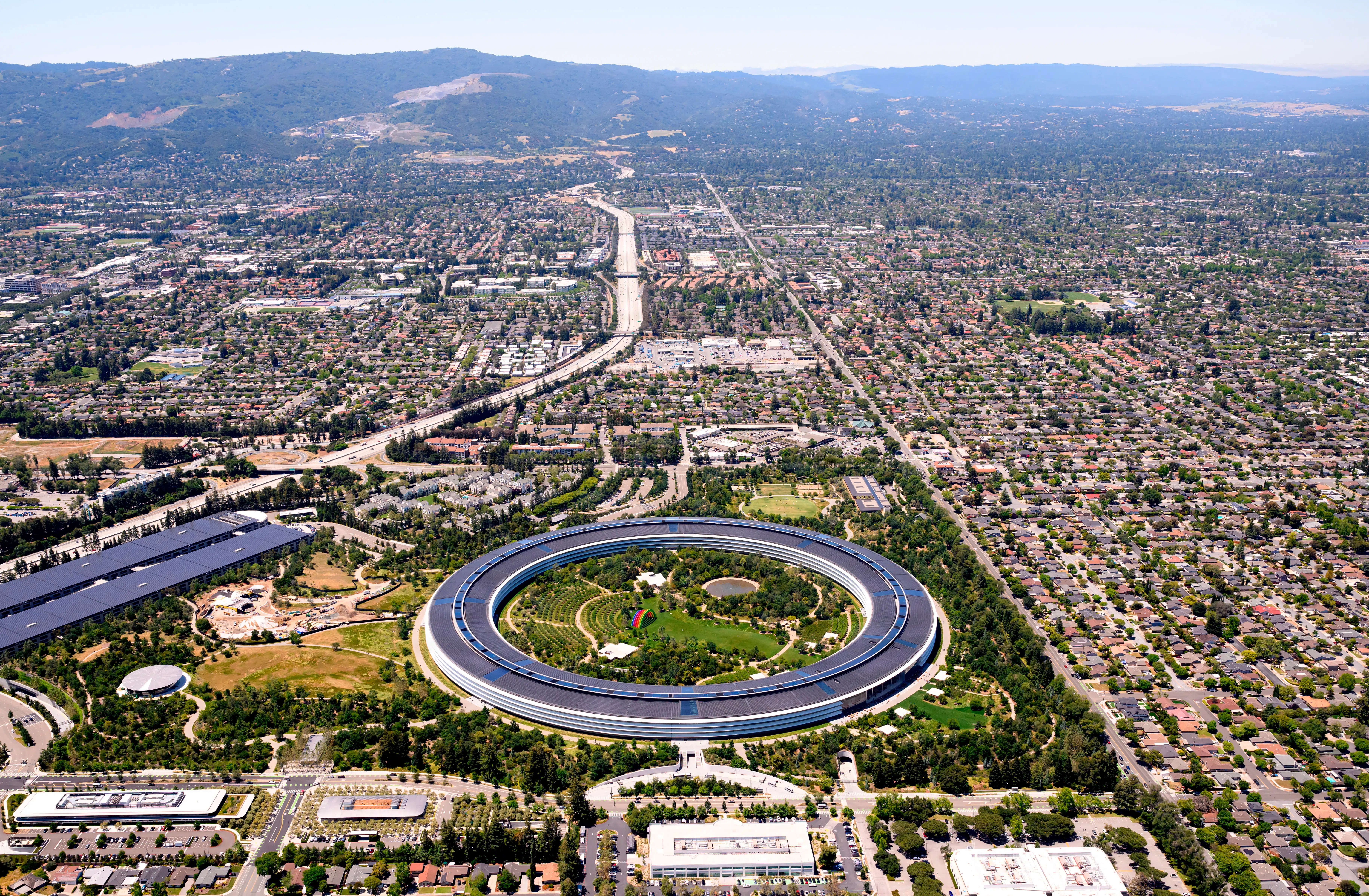Apple sagsøger OpenAI for tyveri af tophemmelige oplysninger