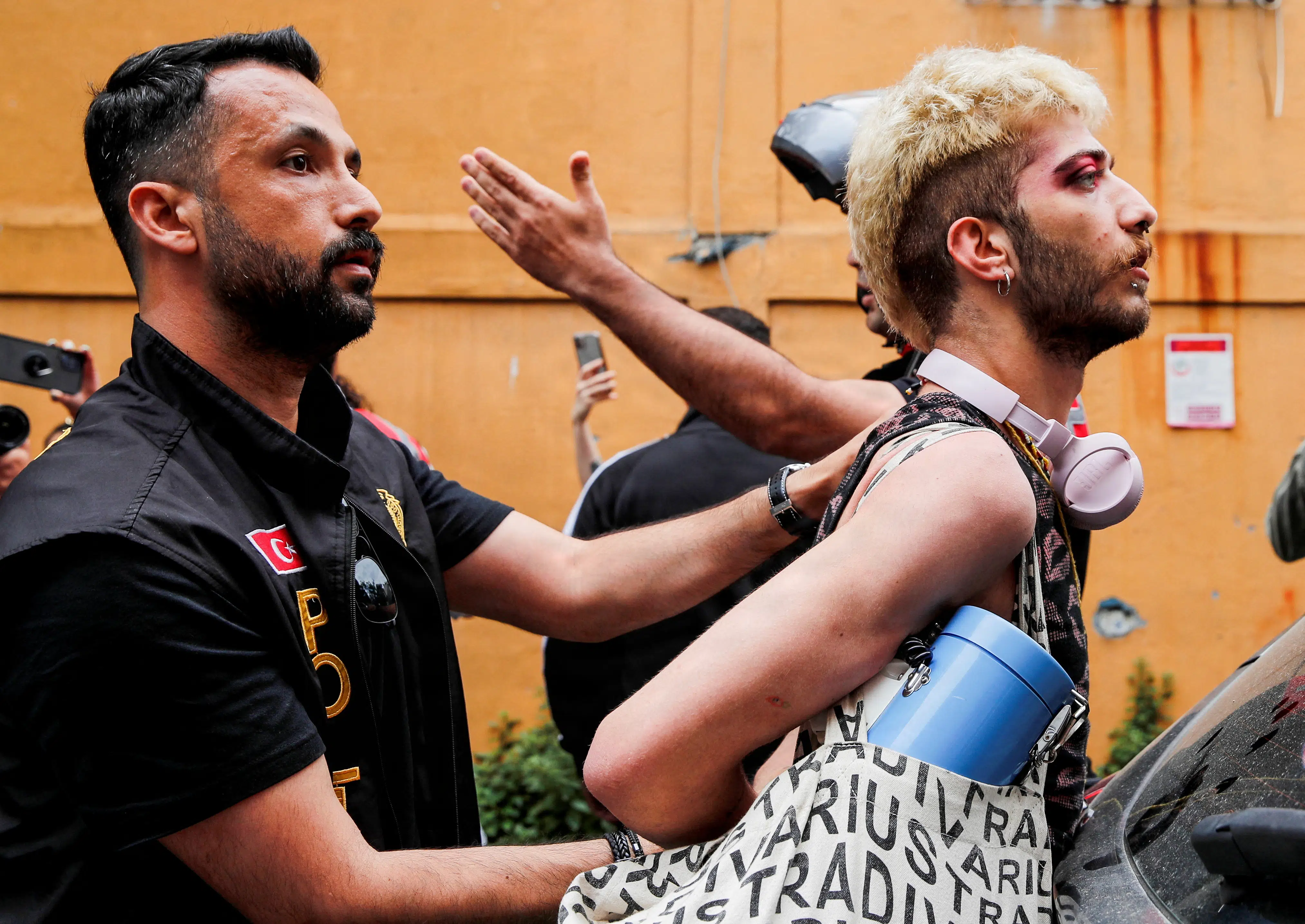 To lande lukkede havnene for homoseksuelle krydstogtgæster. Nu frygter de, at det kun er begyndelsen