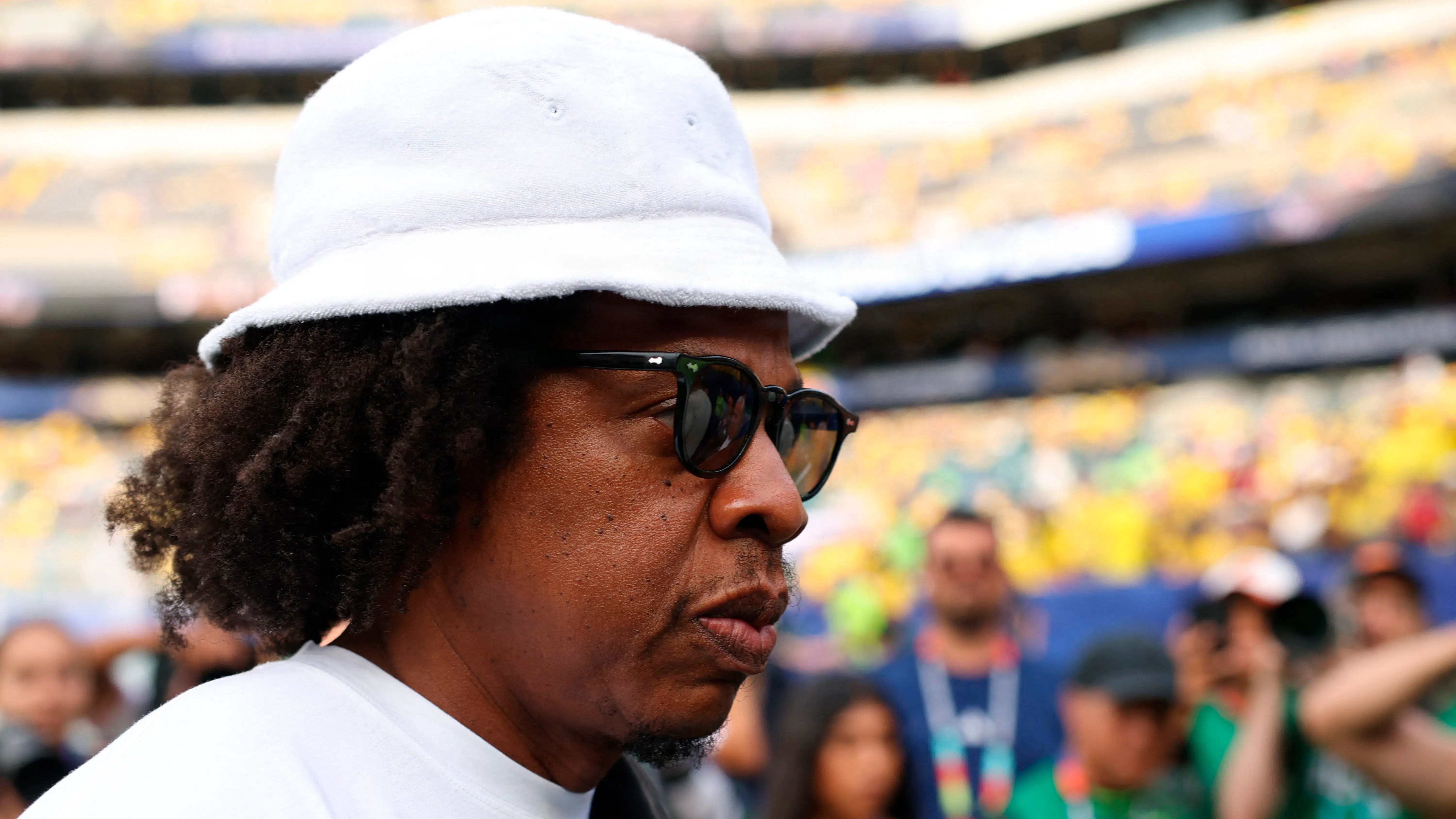 Komplet kaos til Jay-Z-koncert: Stormet af fans