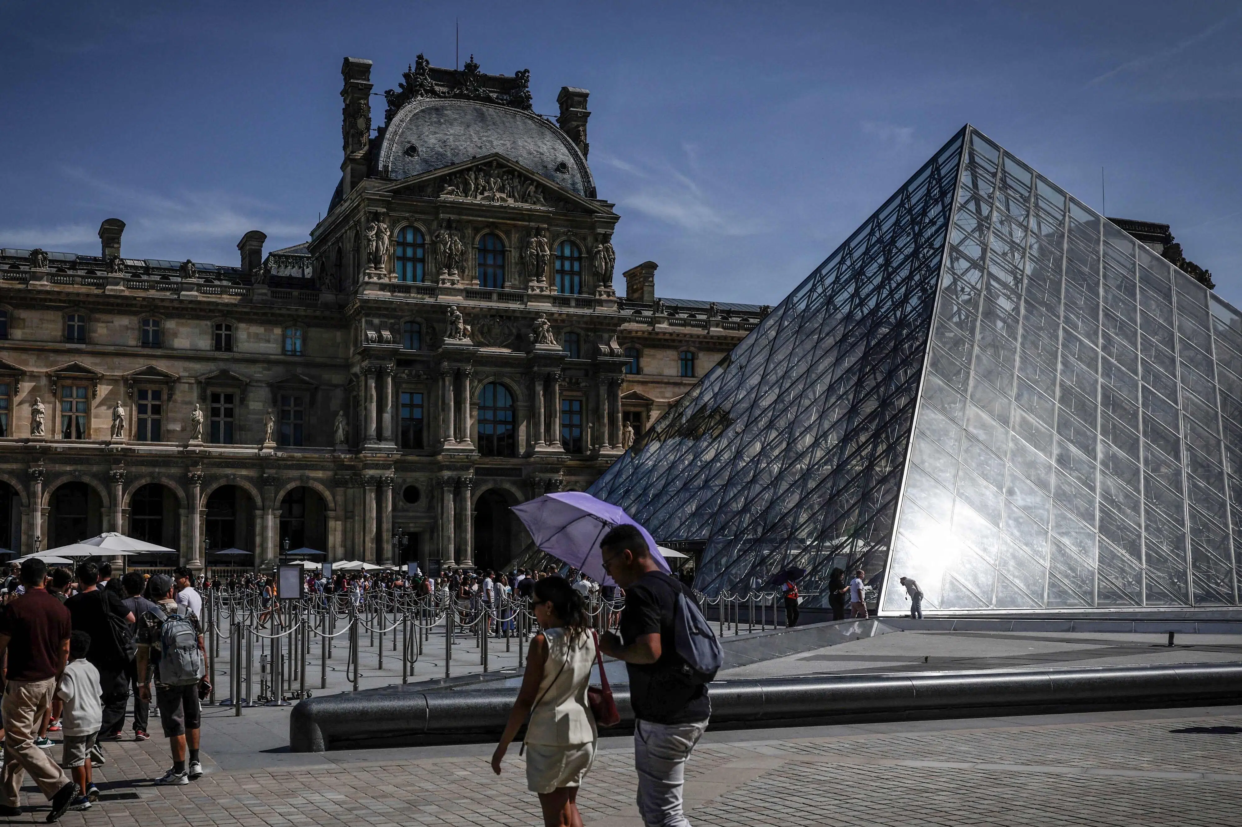 Fransk avis: Ifølge Louvre-tyv tog kup længere tid end forventet