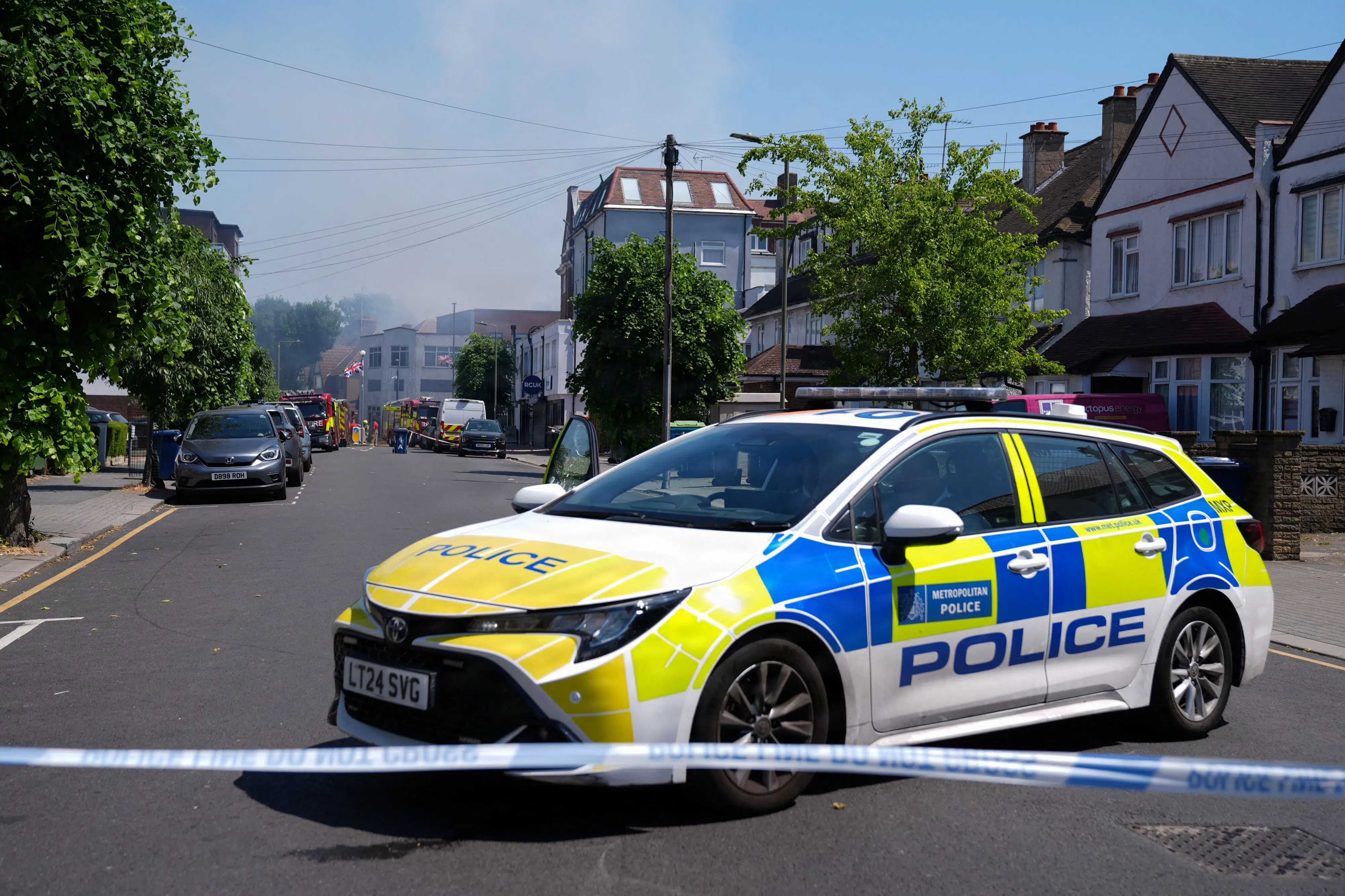 Britisk politi anholder 12 i sag om mulig trussel mod islamisk arrangement