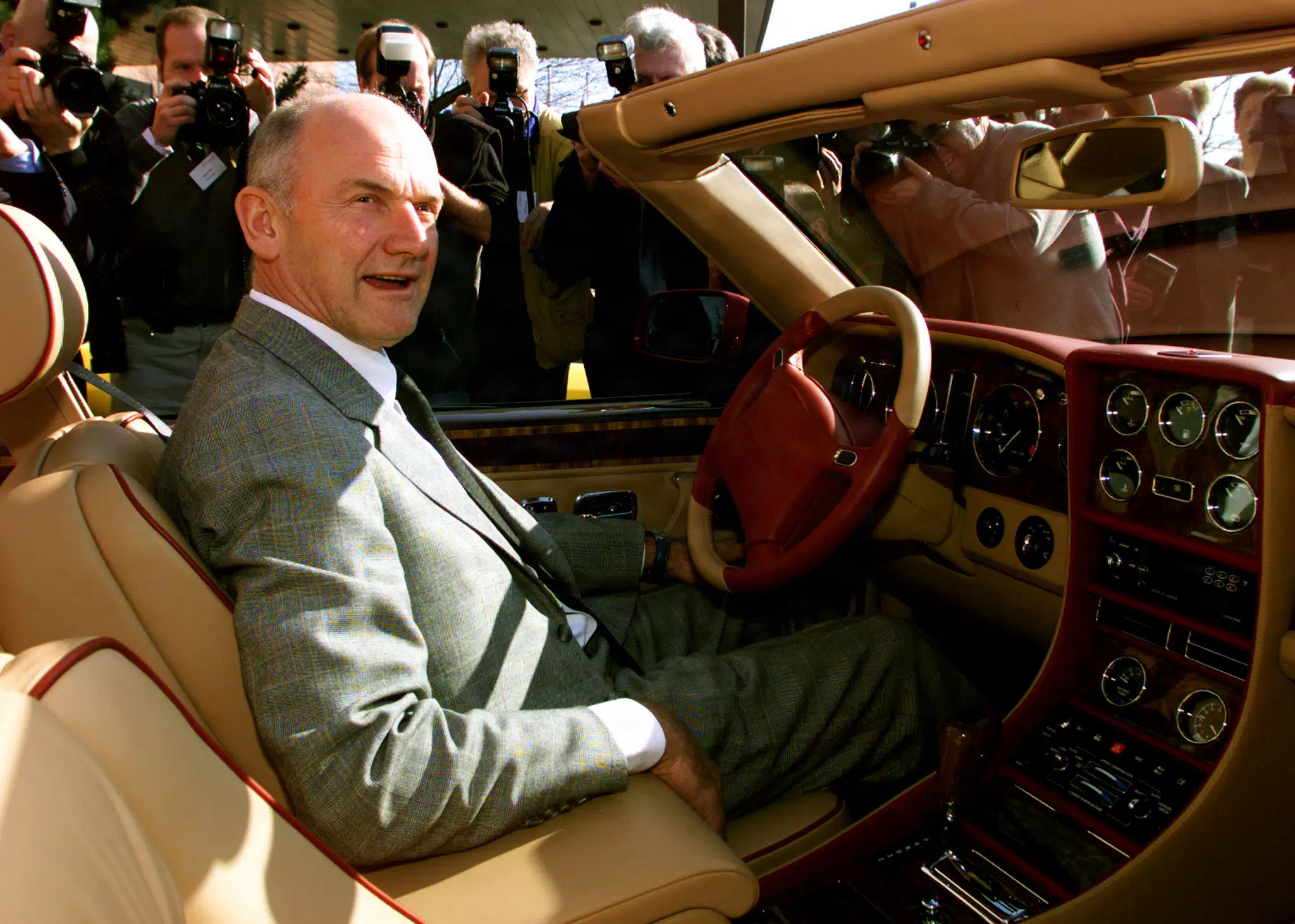 Familierne bag Volkswagen har i årtier bekriget hinanden. Nu står bilimperiet i en historisk krise