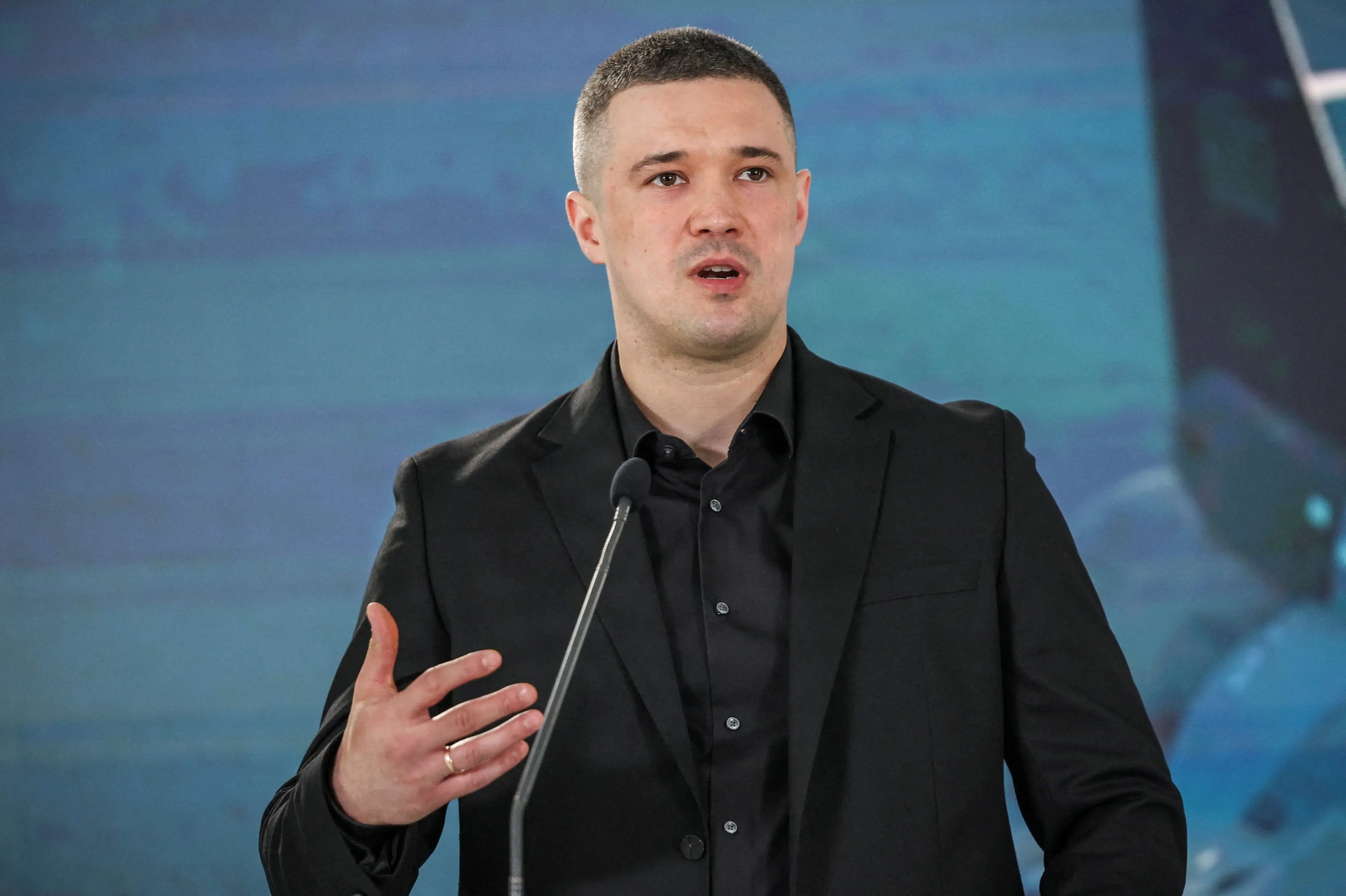 Tidligere ukrainsk forsvarsminister takker nej til rolle som rådgiver