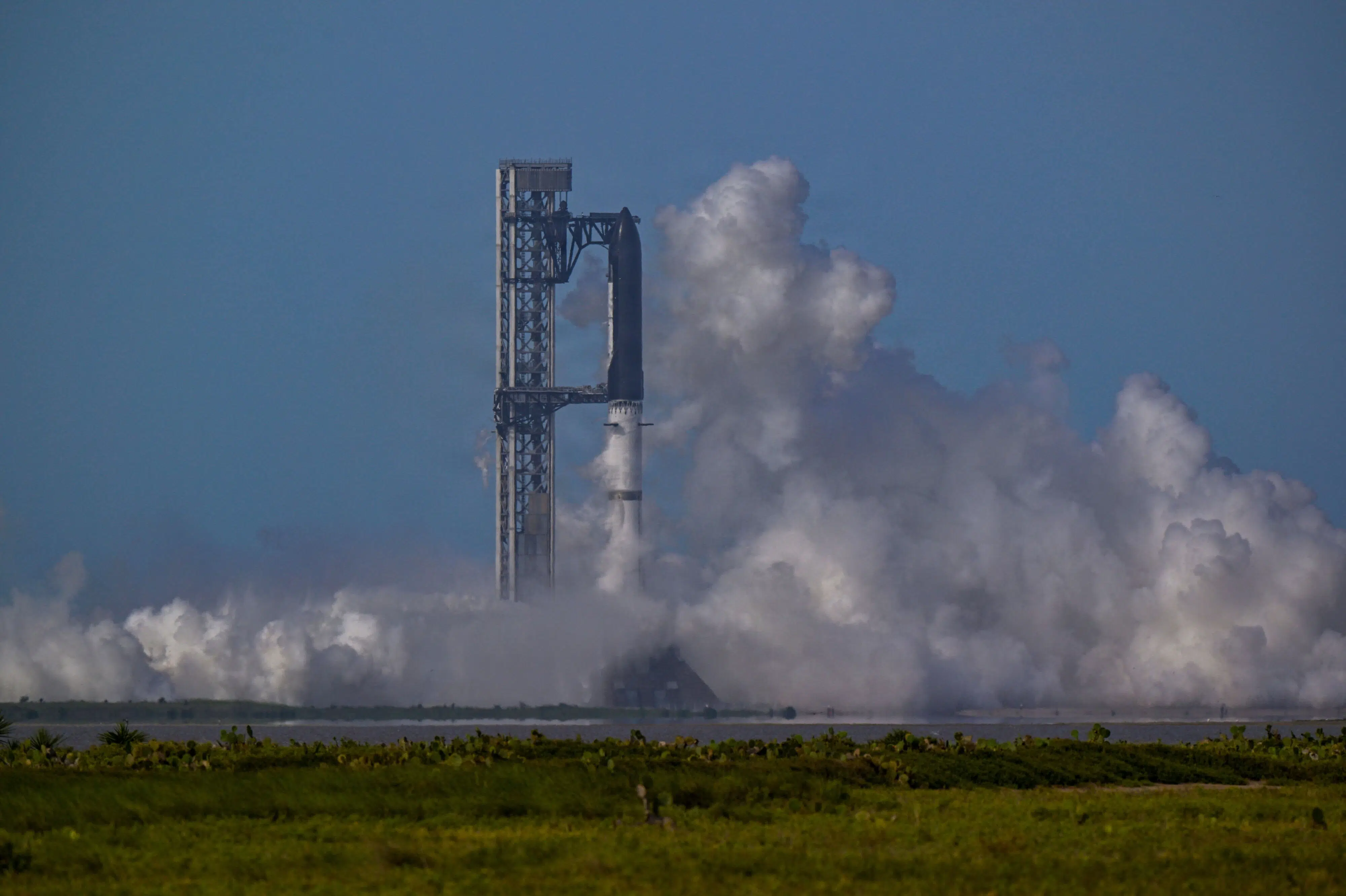 SpaceX udskyder opsendelse af megaraket efter automatisk afbrydelse