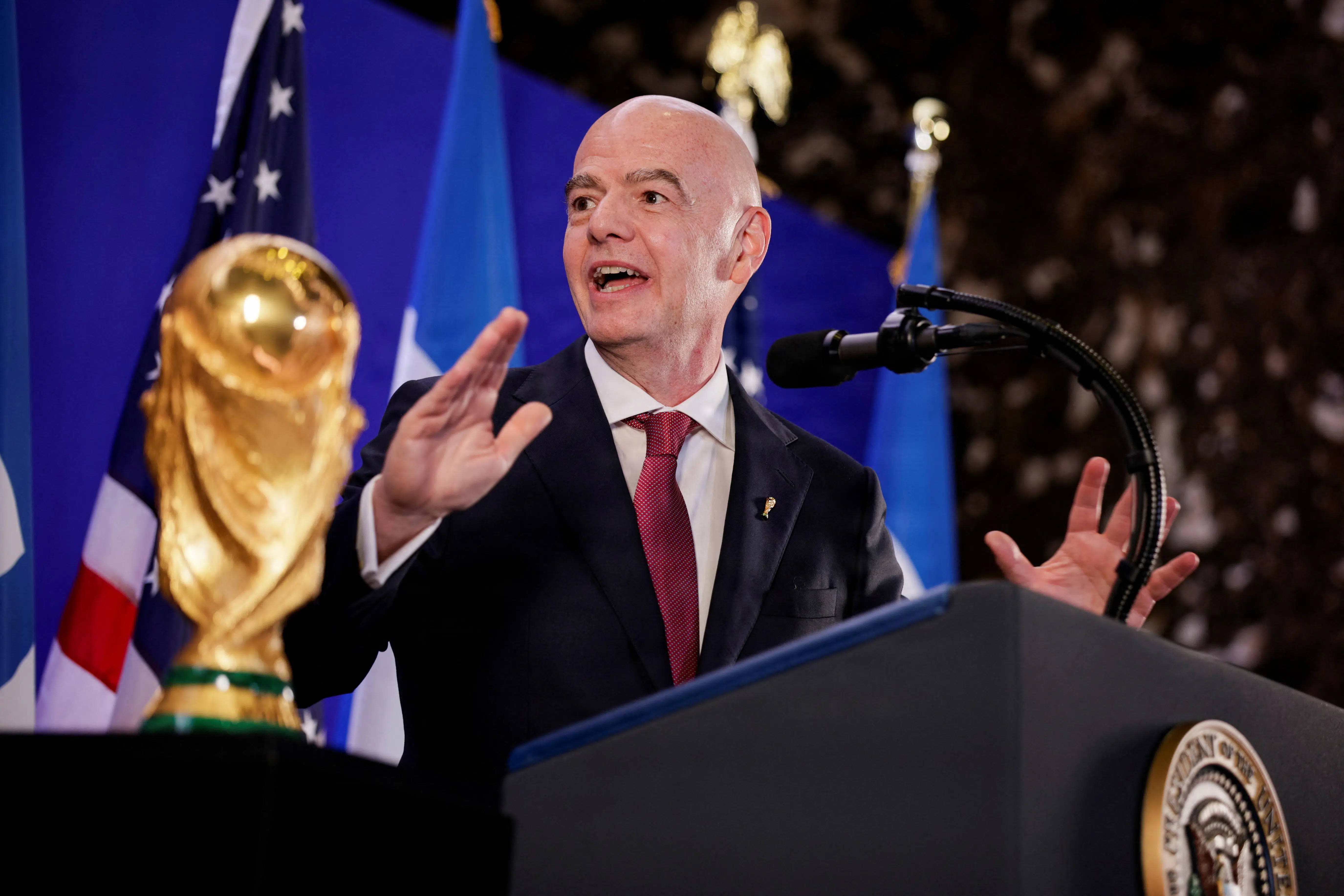 Infantino møder stor opbakning til genvalg trods speget sag om rødt kort